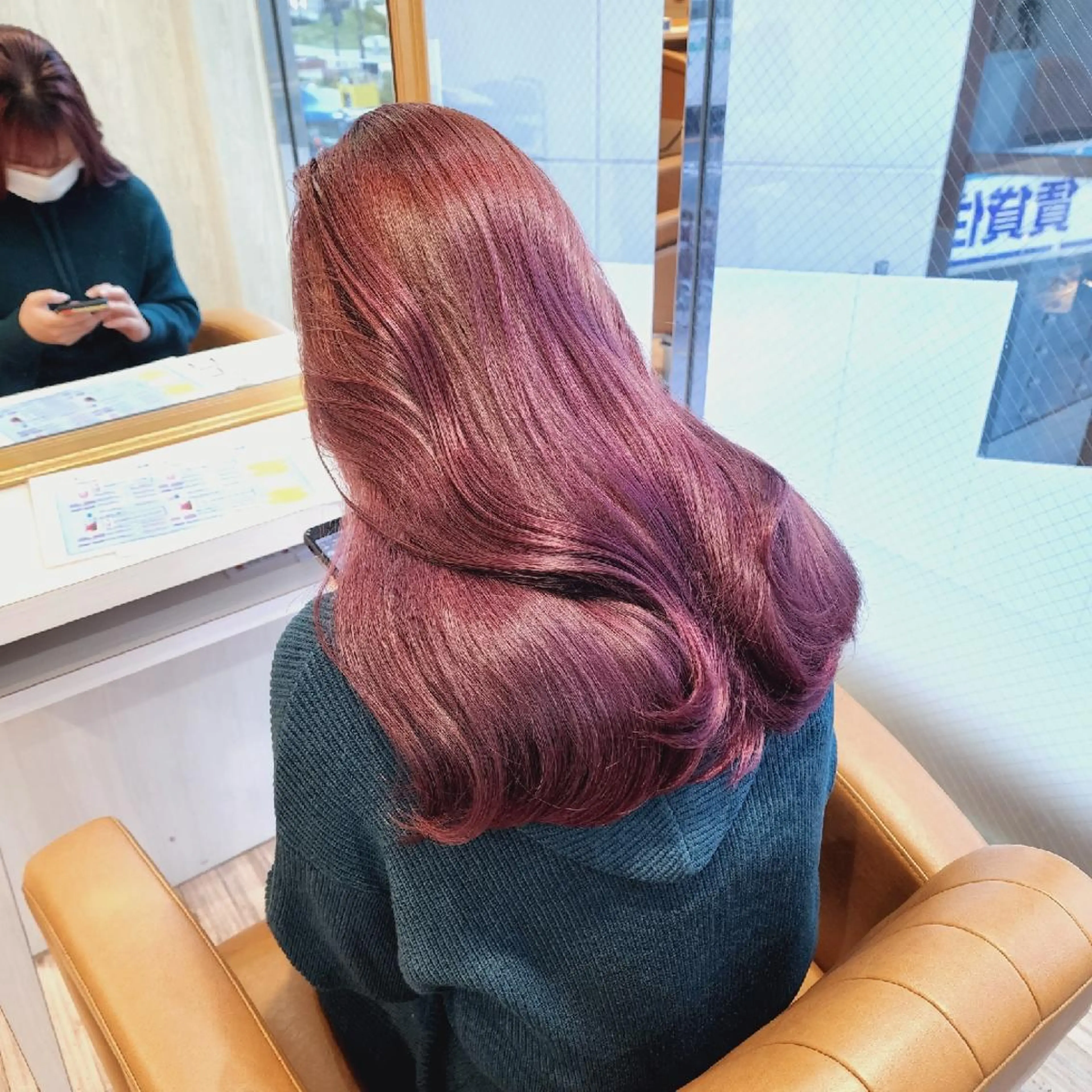 ロング カラー ブリーチ ボルドーカラー ダブルカラー ラベンダーカラー ブリーチなしカラー ヘアカラー トリートメント レイヤーカット/ ウルフカット/大橋 のヘアスタイル