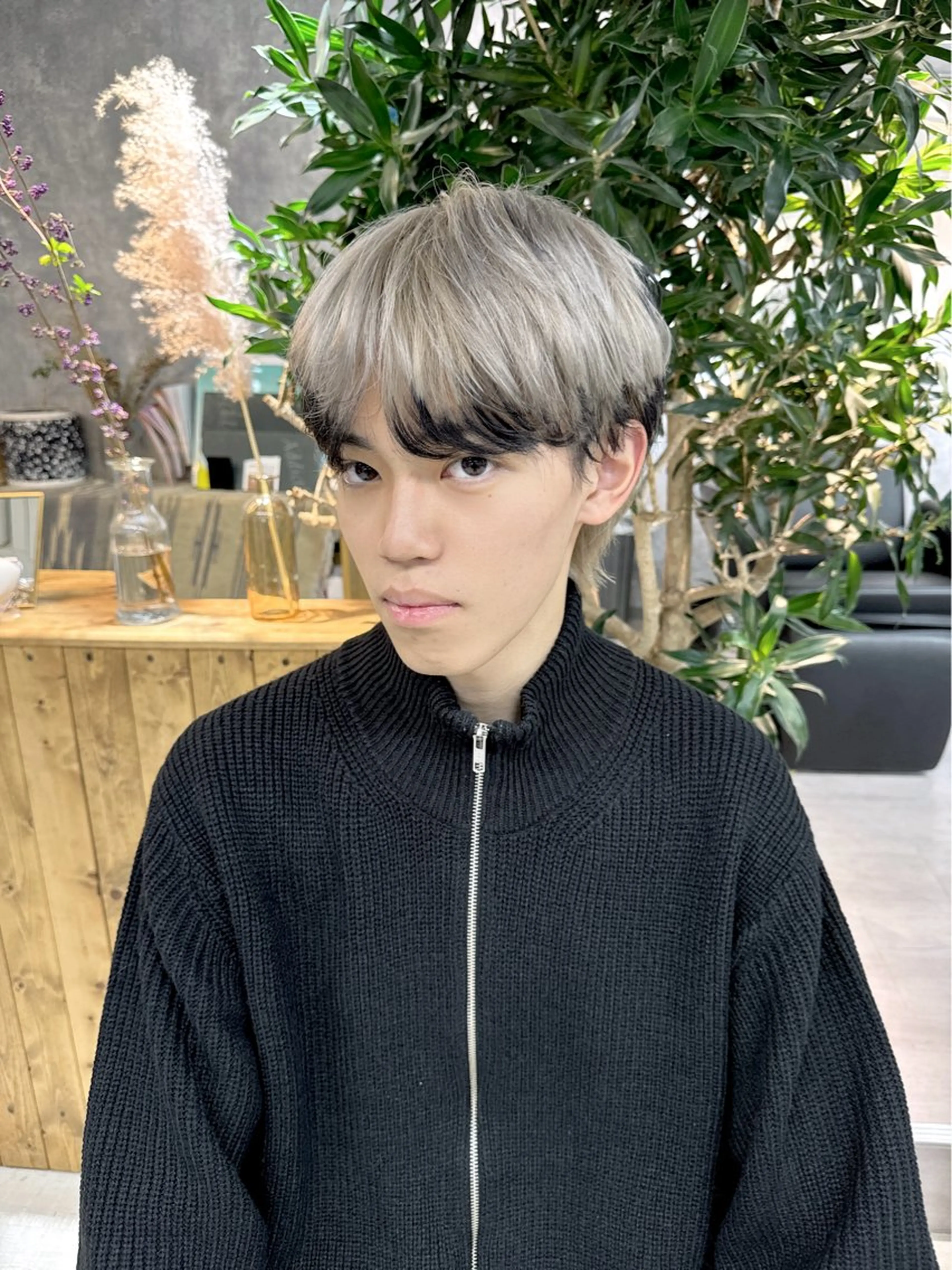 ショート メンズ メンズブリーチ メンズハイトーン メンズインナーカラー メンズ韓国風 メンズウルフカット 【.ico】心斎橋 飛田ゆうきのヘアスタイル