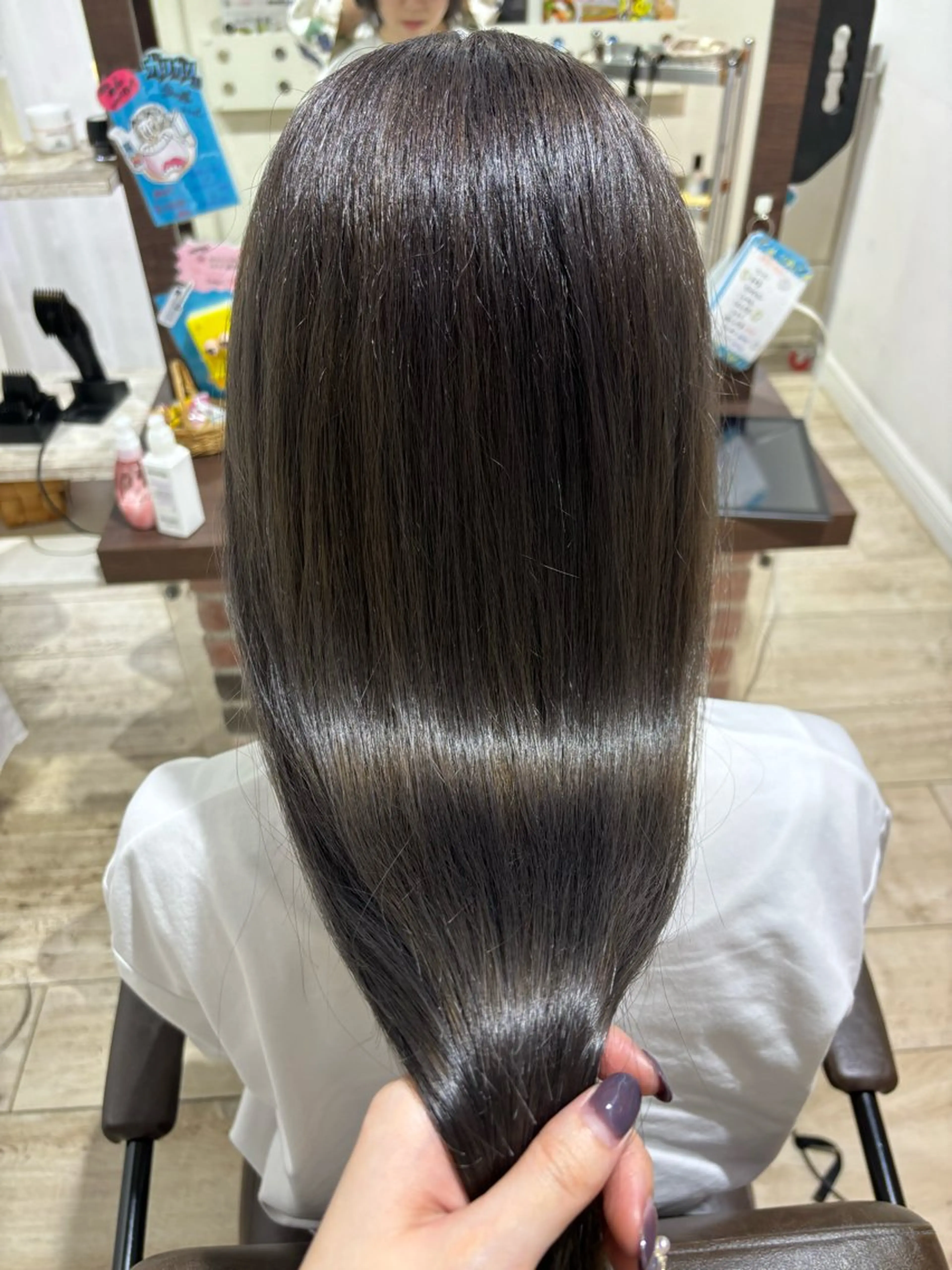 ロング カラー ブリーチ グレージュ もり はなののヘアスタイル