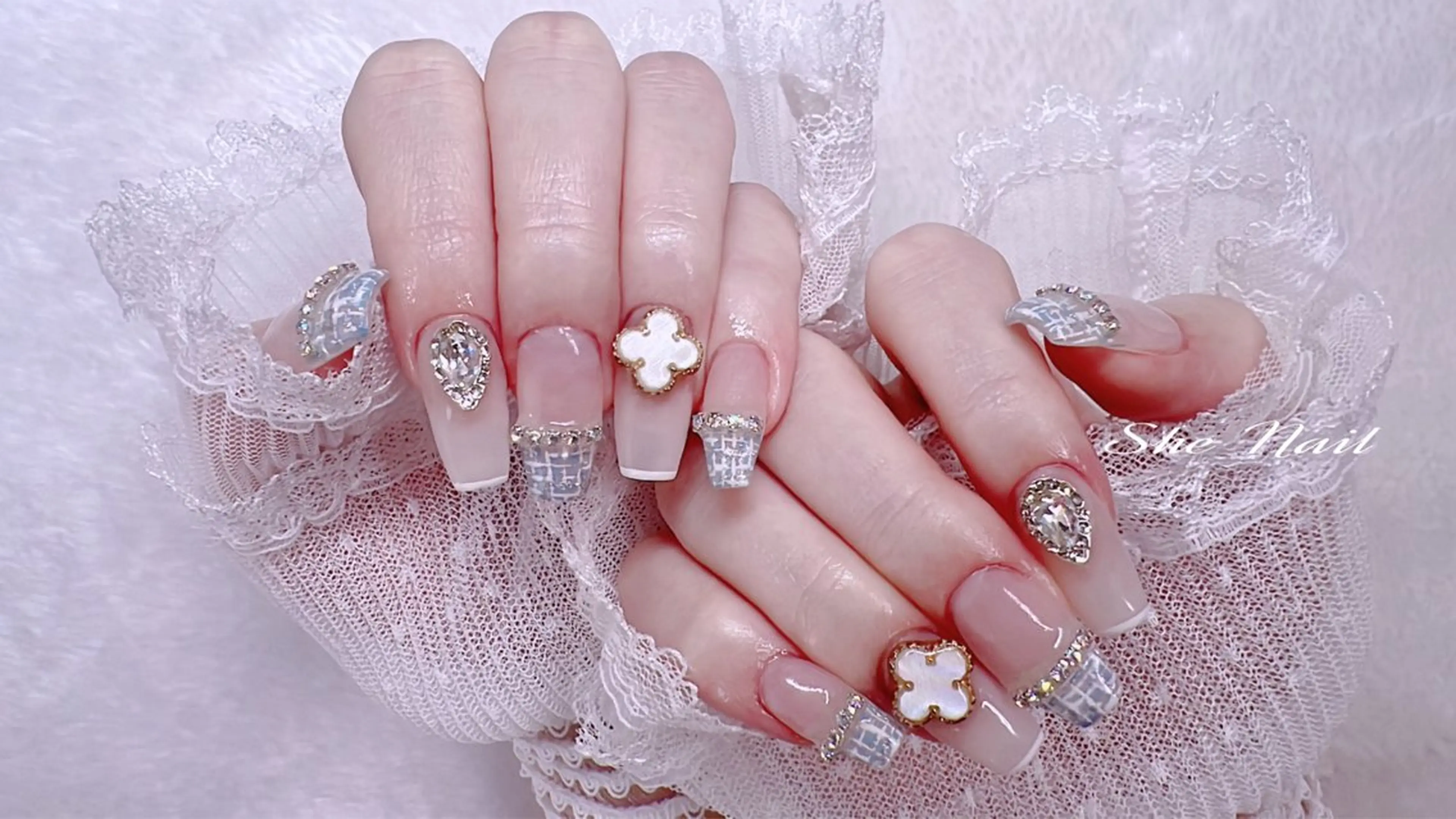 ネイル チークネイル 長さ出し フレンチネイル ハート キラキラネイル She   Nail所属・ISA_ BELLAのネイルデザイン