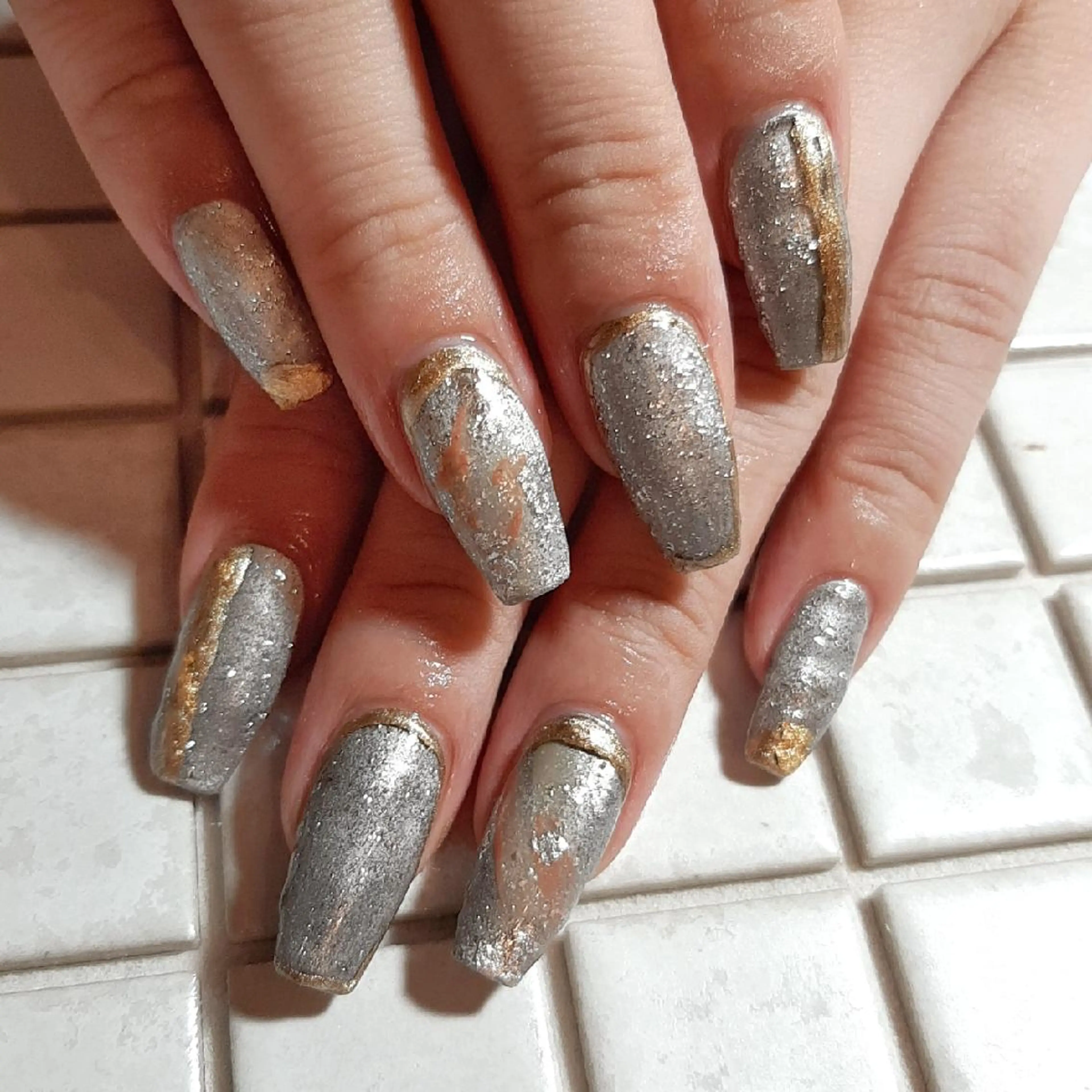 ネイル キラキラネイル シルバー ハンドネイル private salon mieのネイルデザイン