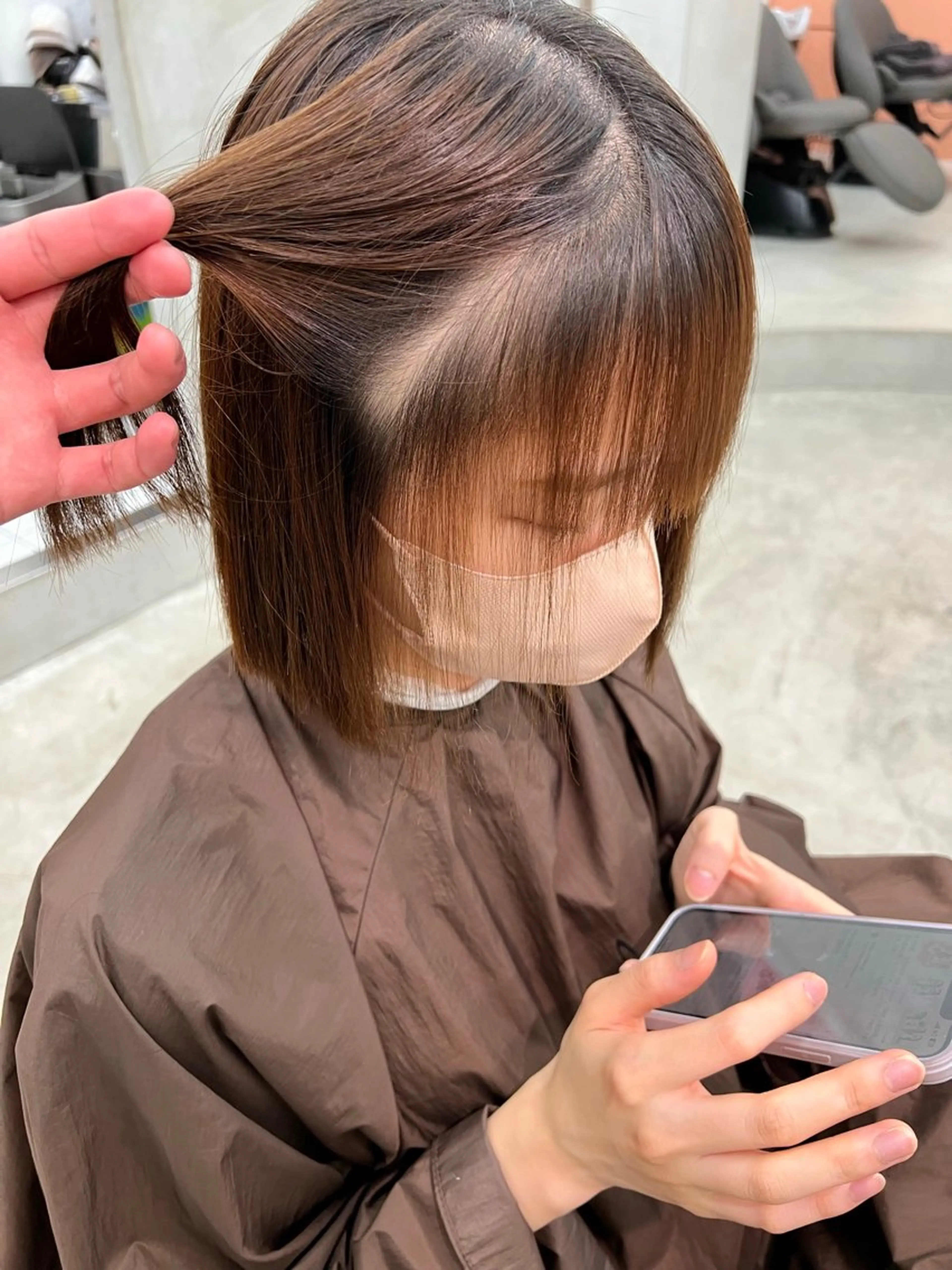 ミディアム 顔周りカット 縮毛矯正 ケアブリーチ/ ハイトーン/牧野のヘアスタイル