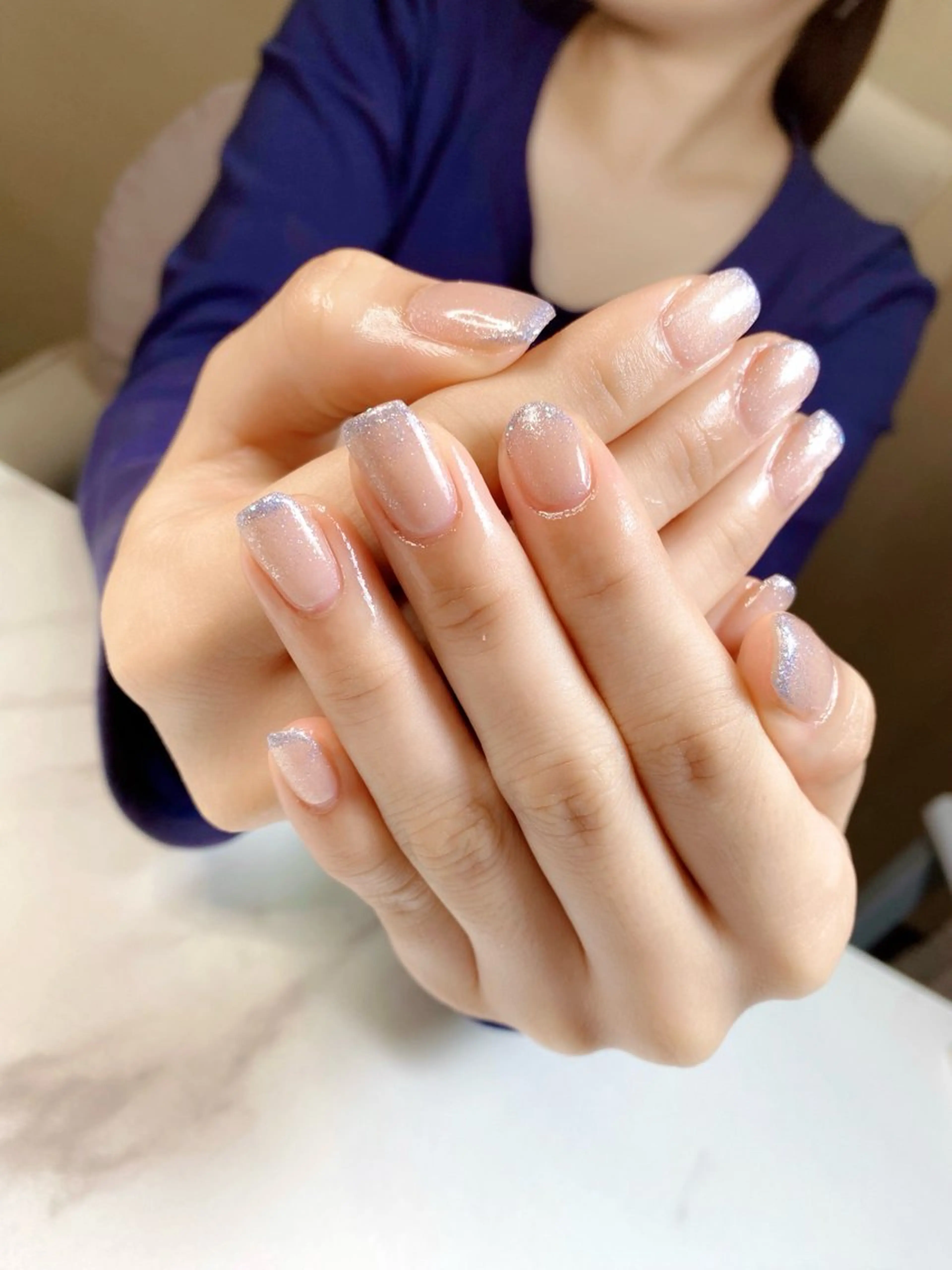 ネイル フレンチネイル グラデーション ラメ(グリッター) ラメグラデーション マグネットネイル ハンドネイル iro +のネイルデザイン