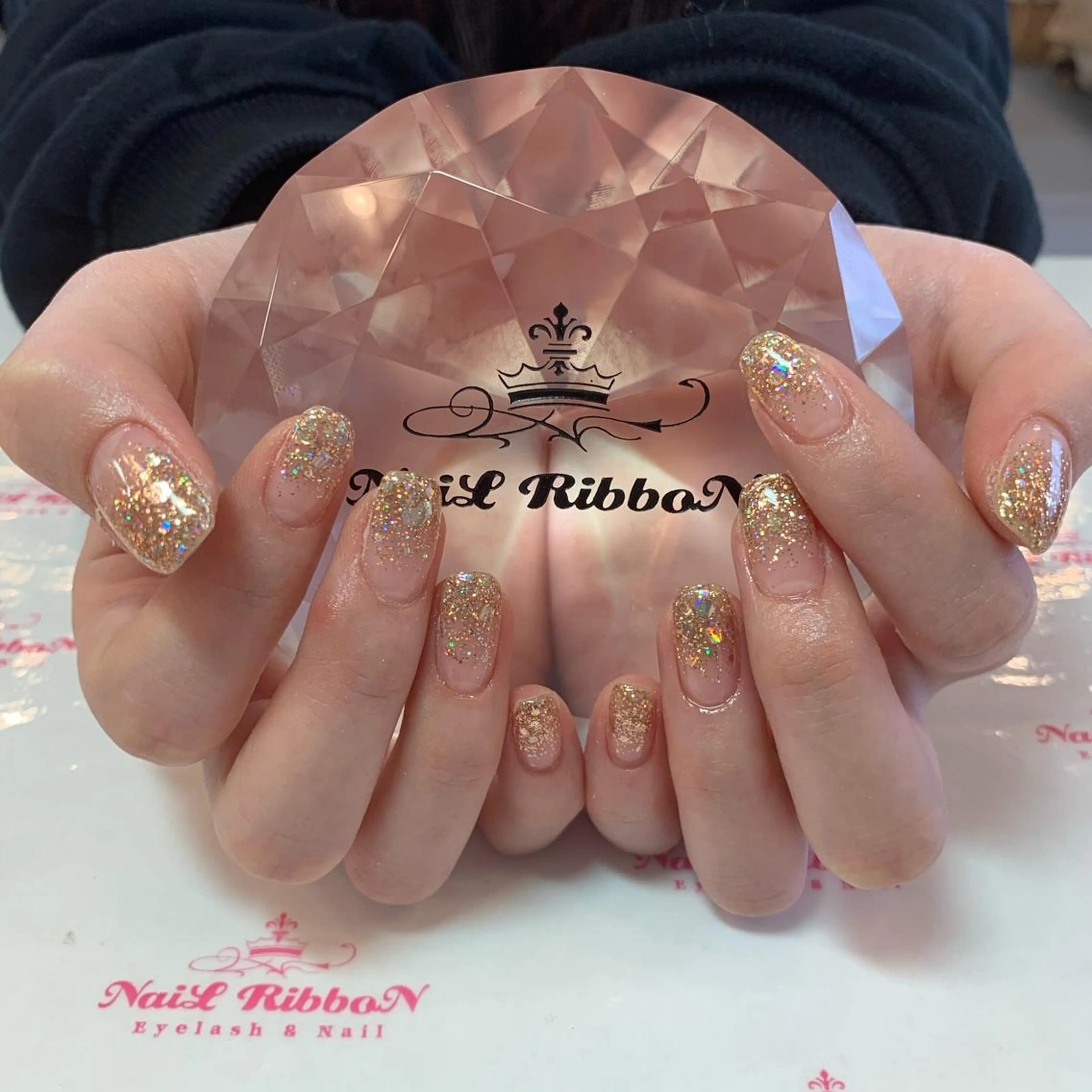 ネイル ネイルリボン 受付スタッフのネイルデザイン