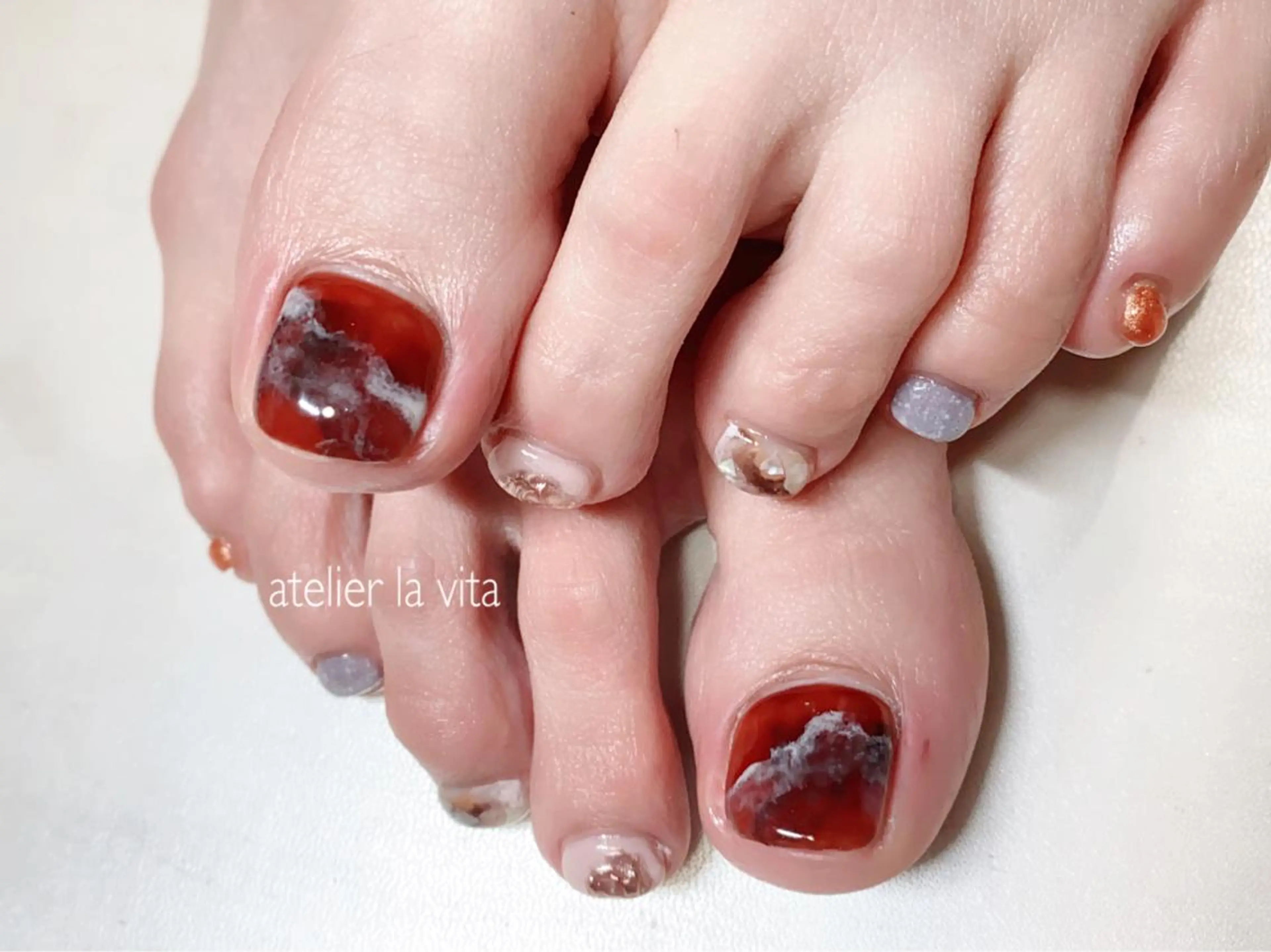 ネイル フットネイル 夏ネイル フットネイル atelier la vita所属・lavita. mimuraのネイルデザイン