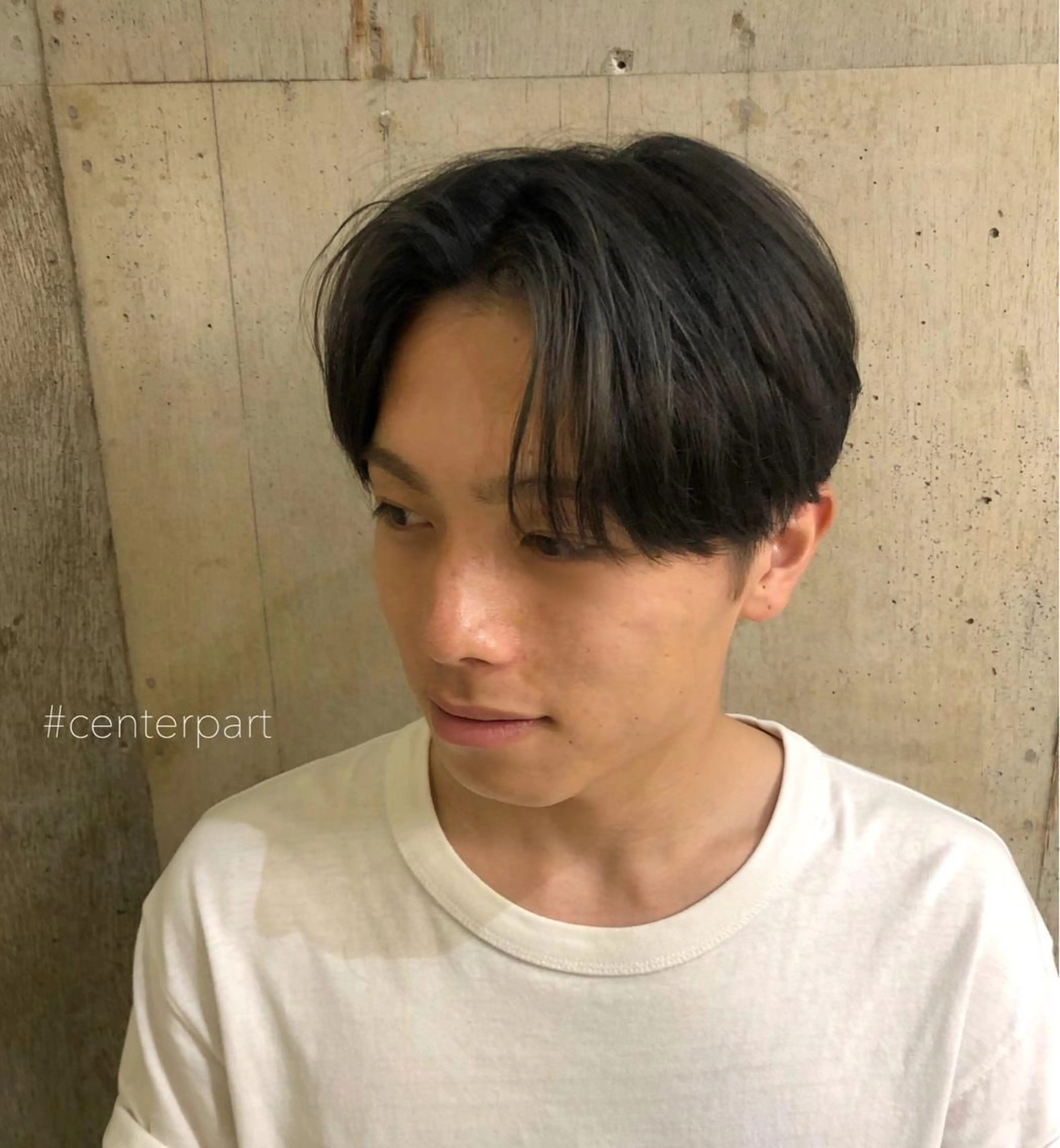 メンズ センターパート メンズハイライト カット ヘアカラー STRINGS 下北沢所属・【メンズ特化】 金子諒磨のヘアスタイル