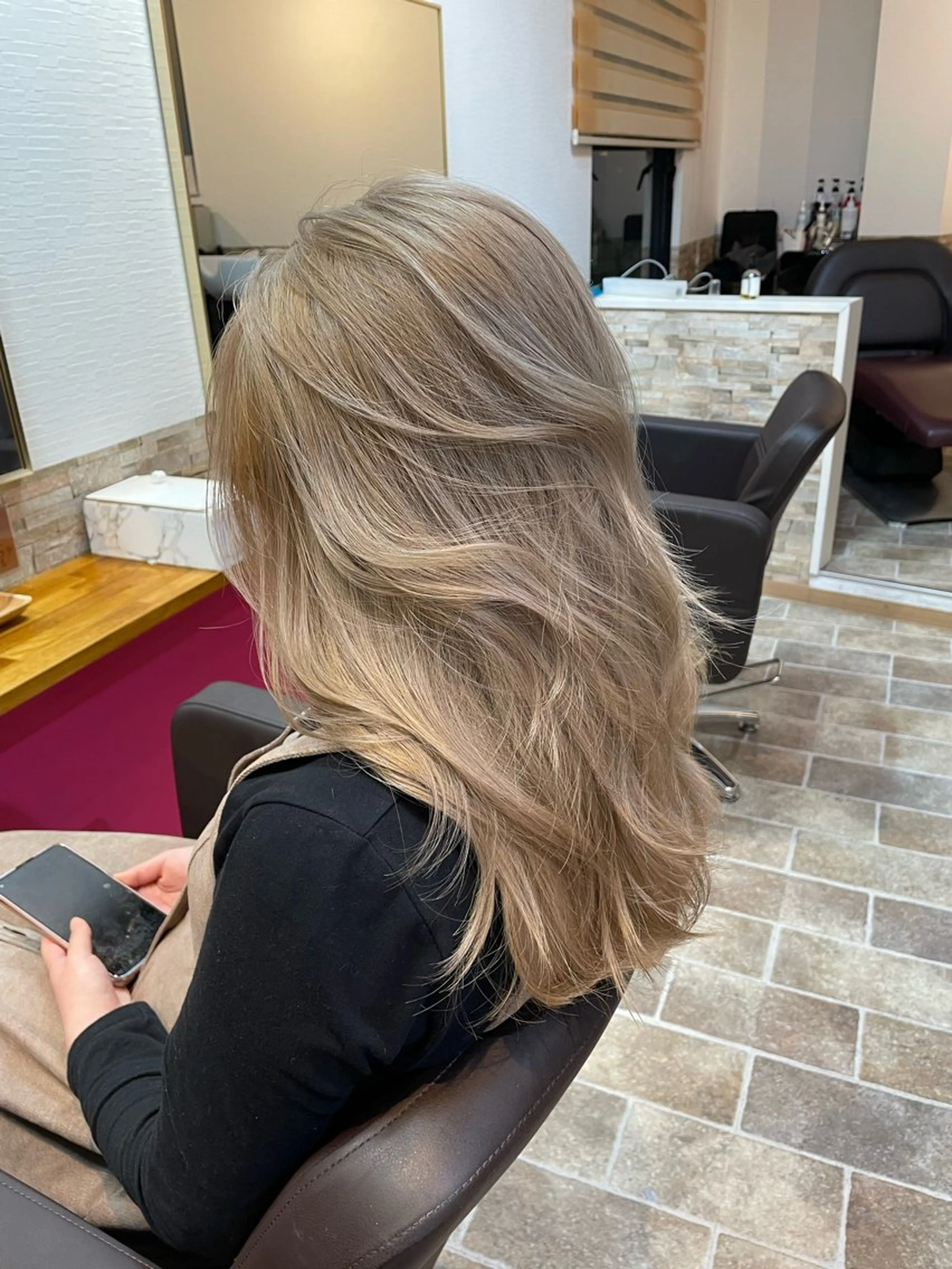 ロング カラー ベージュカラー ホワイトベージュ ヘアカラー トリートメント STAR RIVER所属・YUI/ ブリーチカラー🌷のヘアスタイル