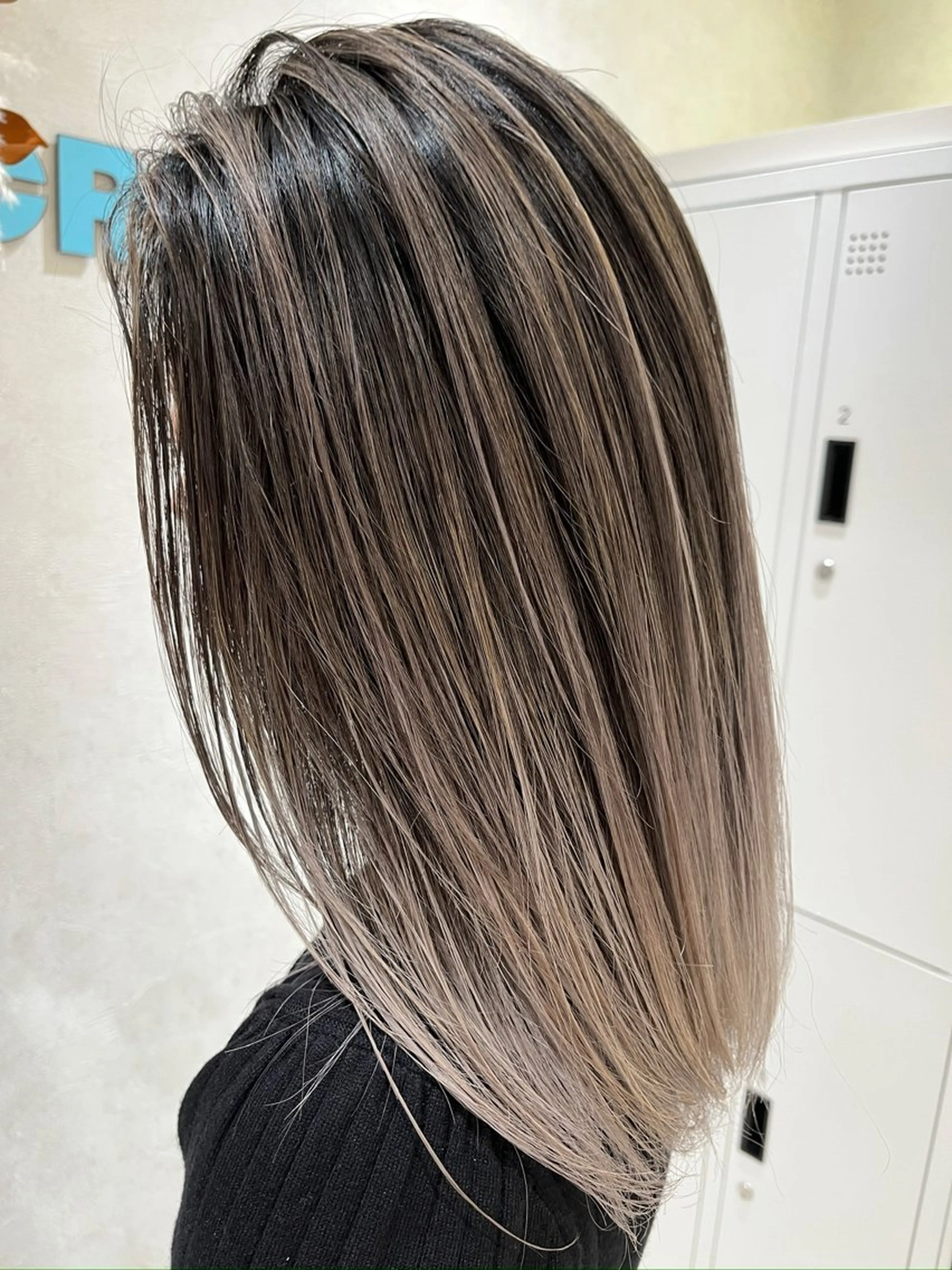 ロング カラー ヘアカラー トリートメント シアーベージュニスト 🥣大石亜里紗のヘアスタイル