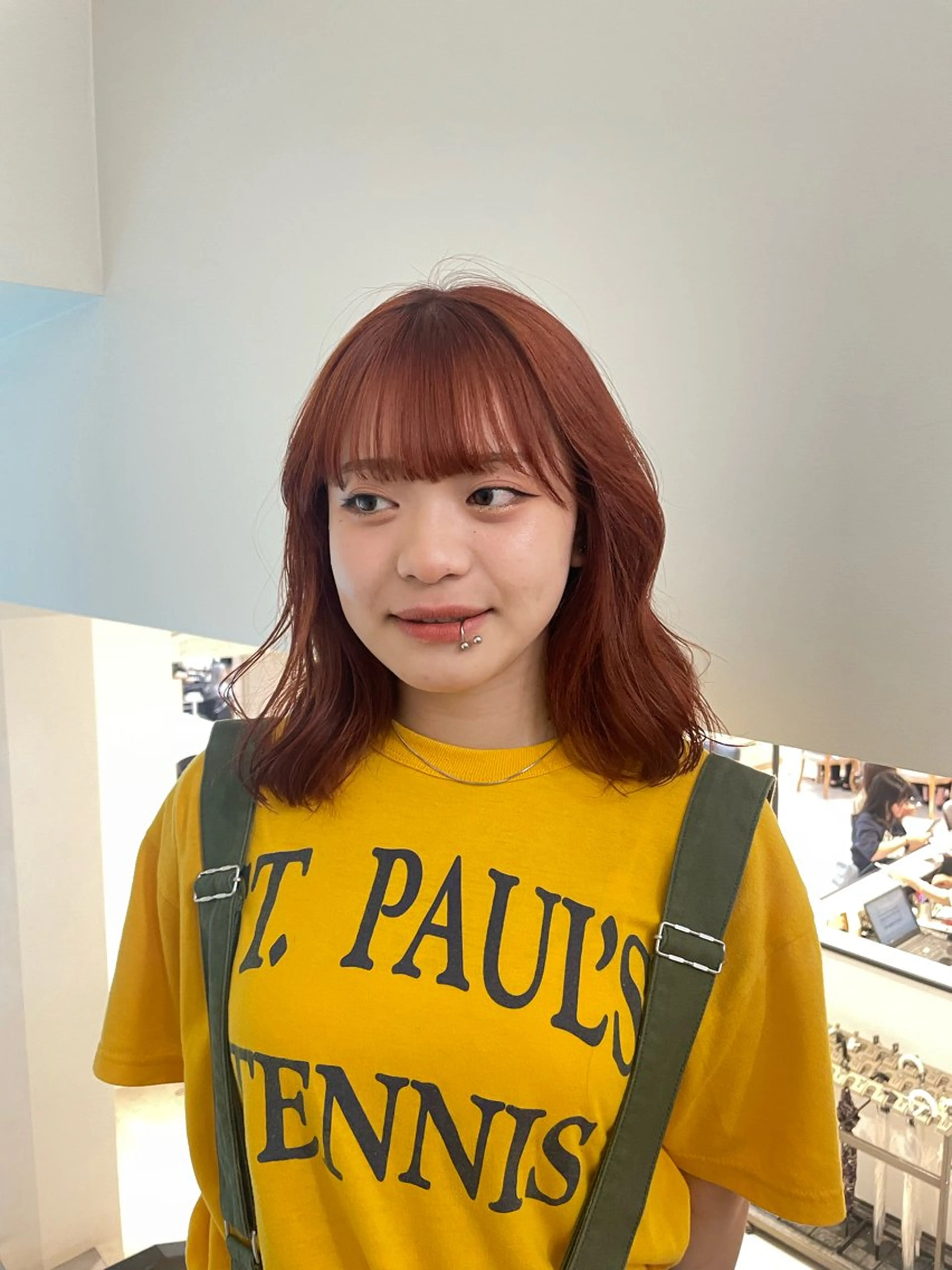 セミロング カラー ヘアカラー 🌟暖色系ハイトーン 🌟AIのヘアスタイル