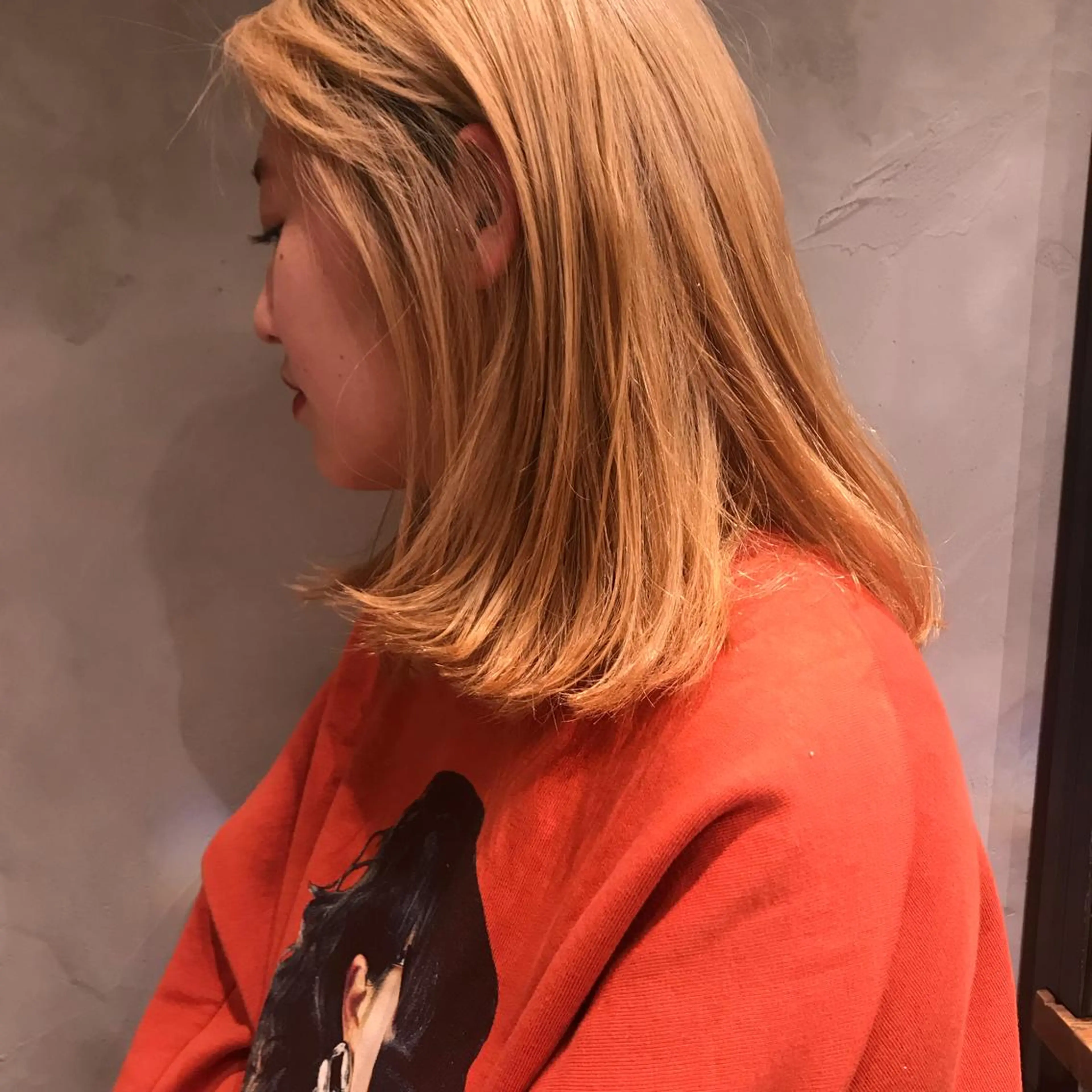 ミディアム 柔らかブラウン/顔周 りレイヤー♡ユウシのヘアスタイル