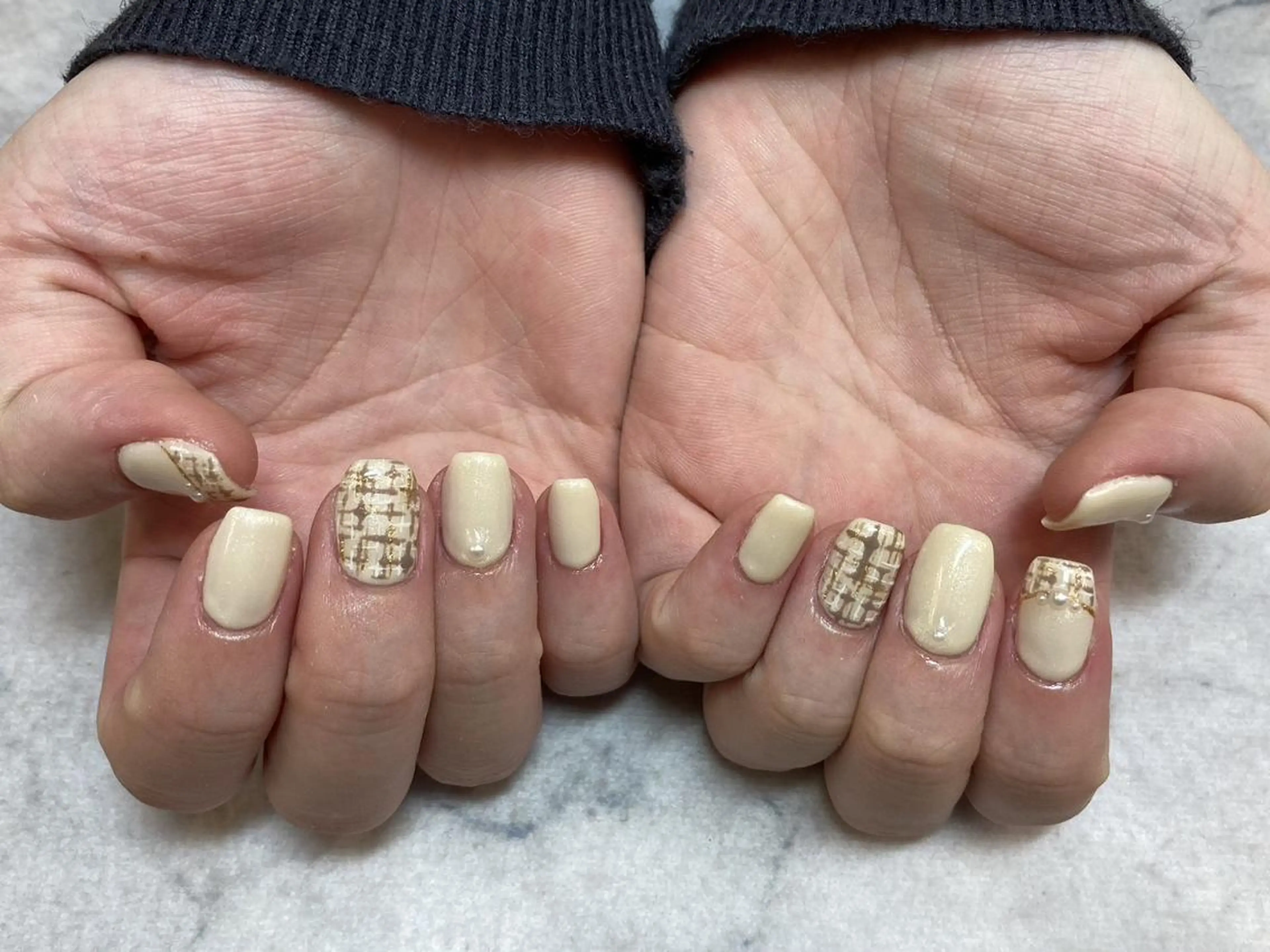 ネイル ネイルリボン 受付スタッフのネイルデザイン