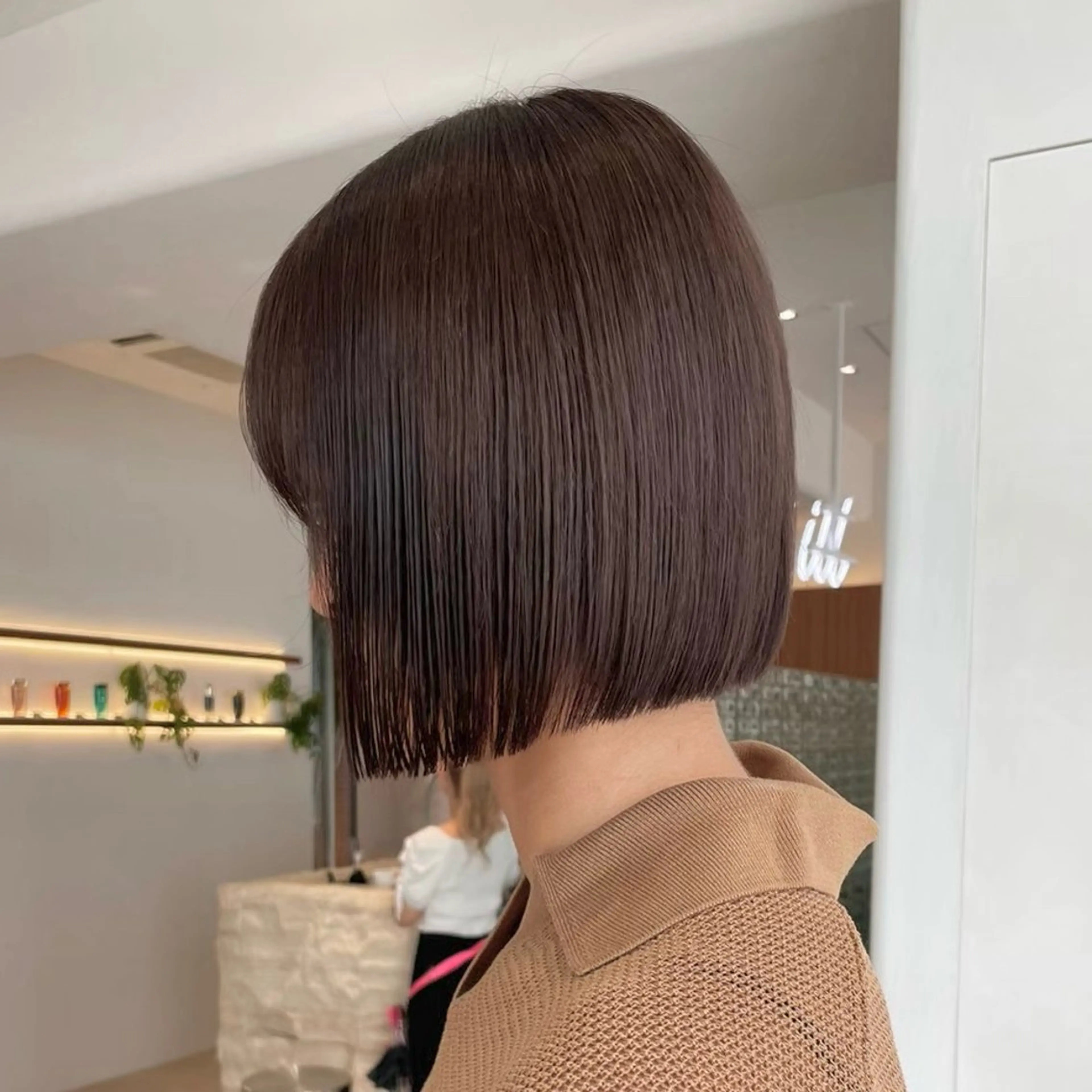 ミディアム カラー 切りっぱなしボブ ブラウンカラー ボブ 髪質改善 トリートメント カット ヘアカラー トリートメント 渋谷／タッセルボブ ／顔周り/加邊凌也のヘアスタイル