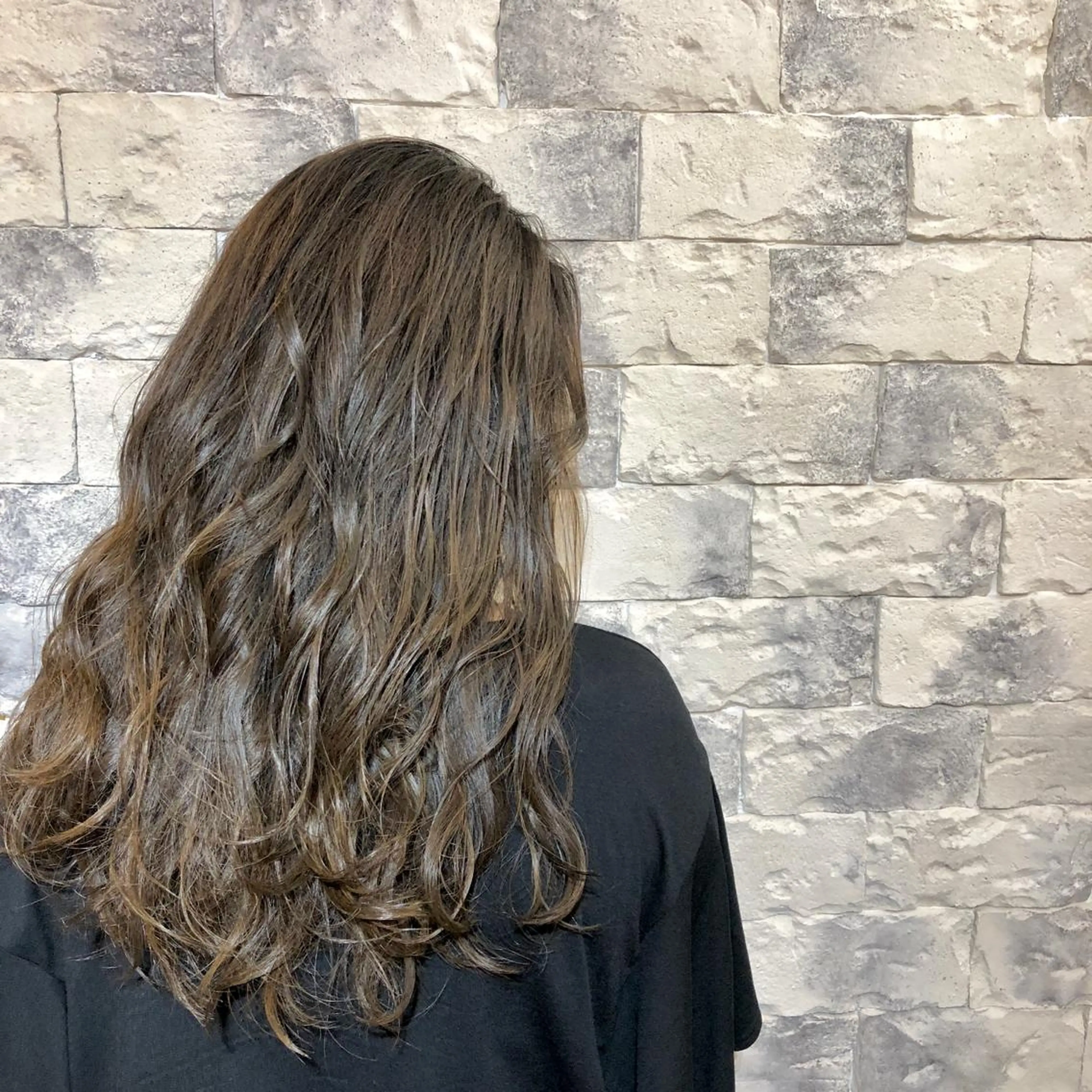 ロング カラー グレージュ イルミナカラー インナーカラー カーキグレージュ トリートメント AUBE HAIRazul吉祥寺所属・綺麗な髪質にしたい方 限定🌈清水　祥のヘアスタイル