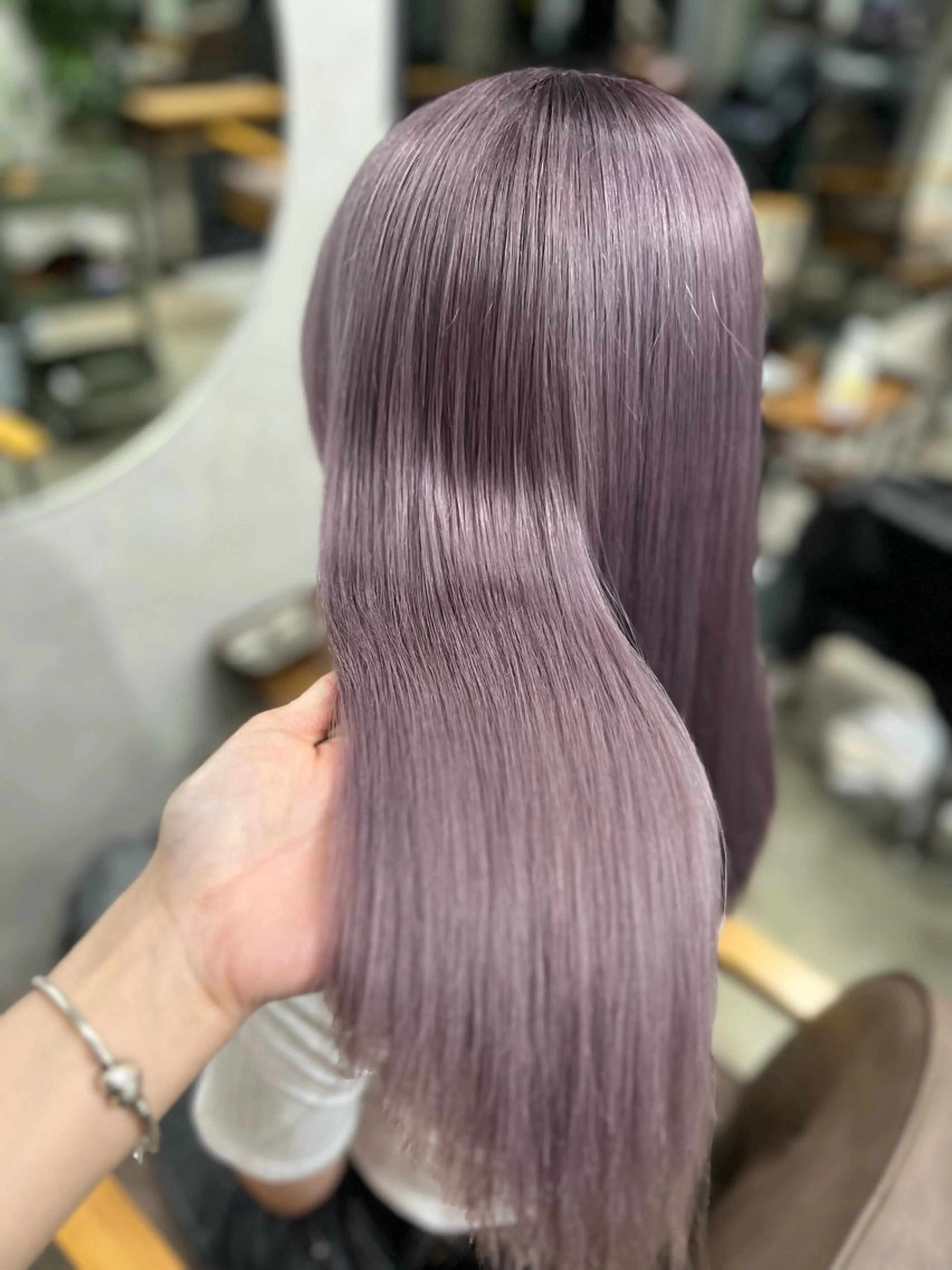 セミロング ヘアカラー maya レイヤーカットのヘアスタイル