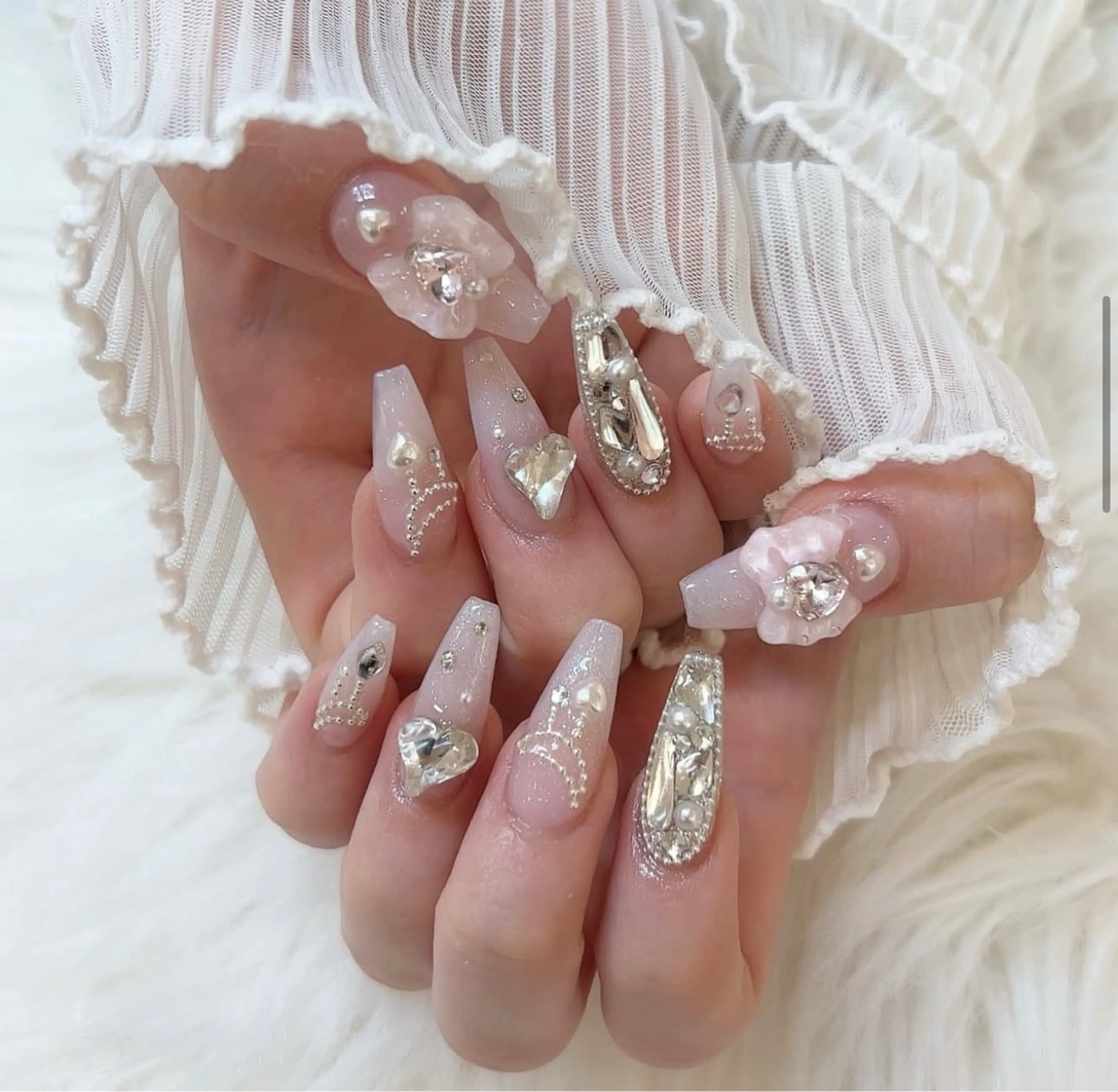 ネイル アートネイル フラワーネイル フレンチネイル ジェルネイル グラデーション ハンドネイル Ryunail所属・Ryu Nail NekoChanのネイルデザイン