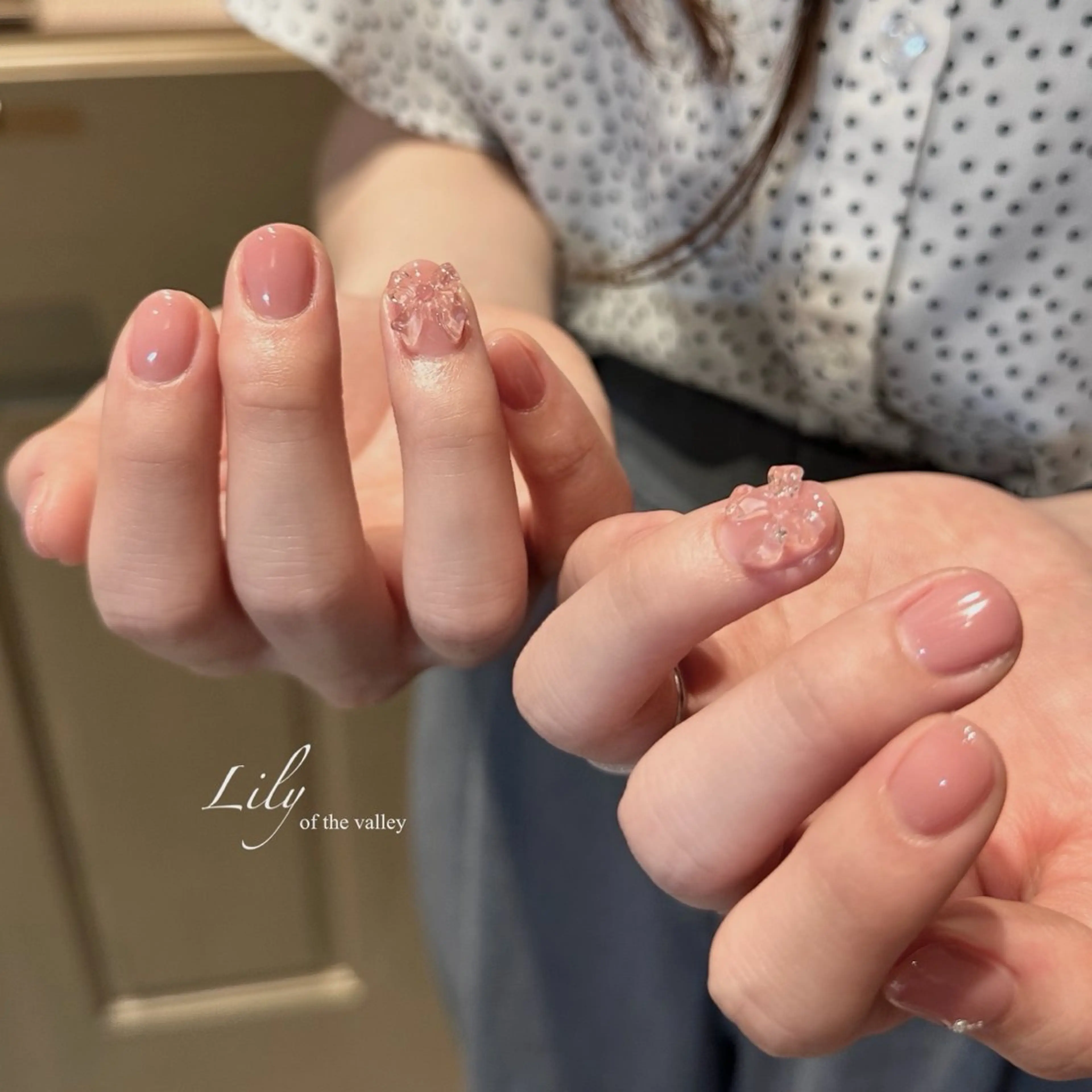 ネイル ワンカラーネイル リボン ハンドネイル Lily nails所属・chika🫶🏻 /中目黒のネイルデザイン