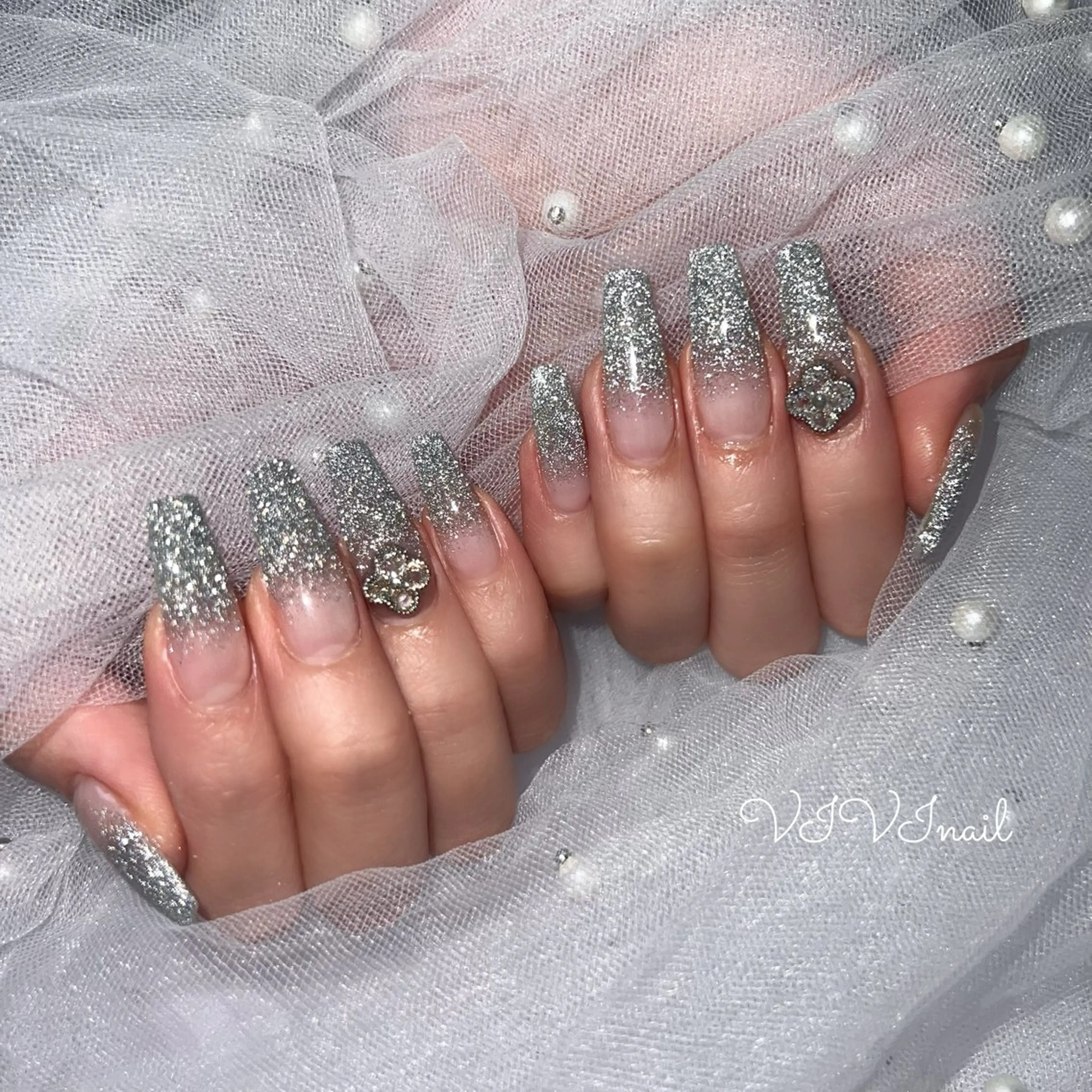 ネイル フラッシュネイル グラデーション マグネットネイル ハンドネイル vivi nailのネイルデザイン