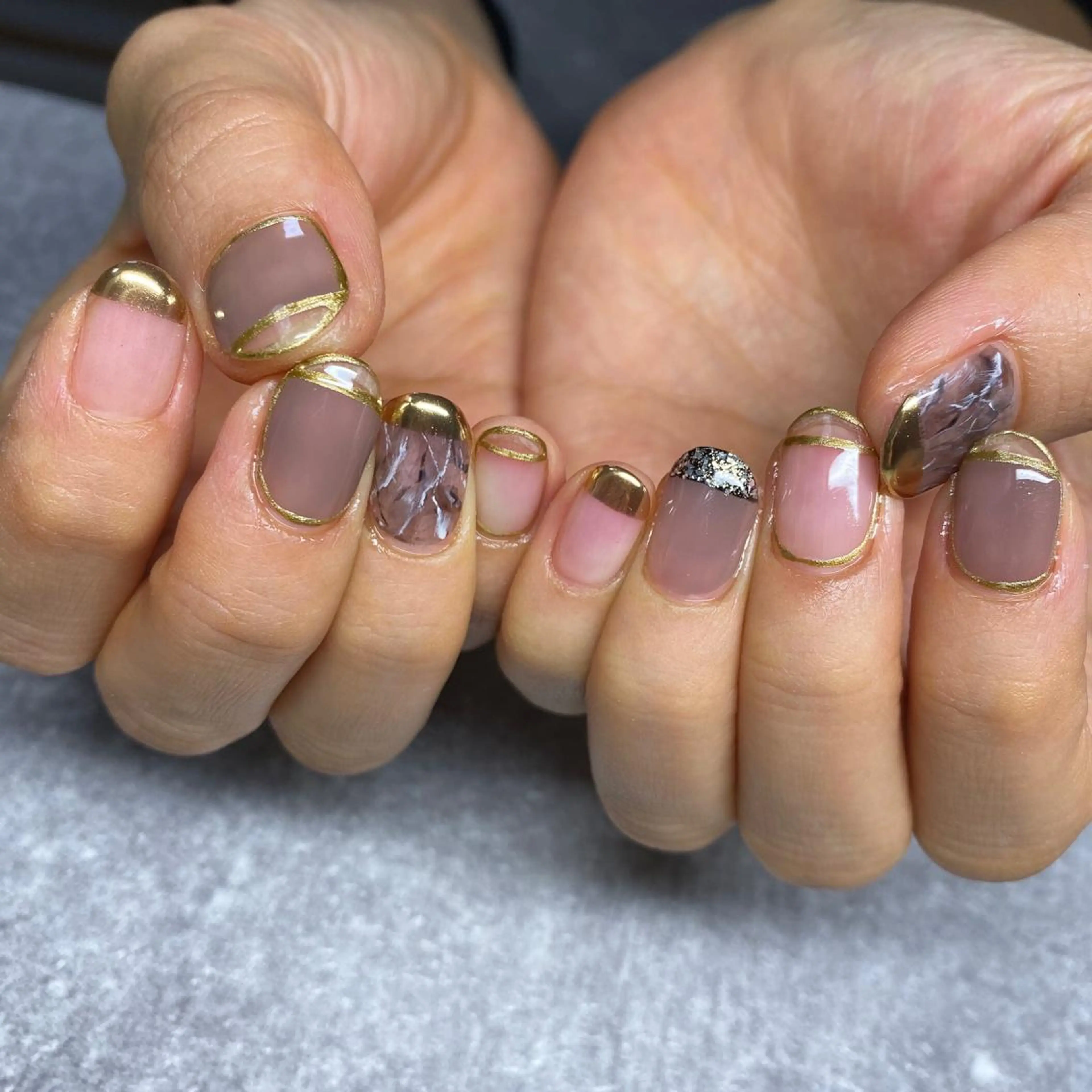 ネイル ミラーネイル ニュアンスネイル 春ネイル ハンドネイル ND  NAIL Ayakaのネイルデザイン
