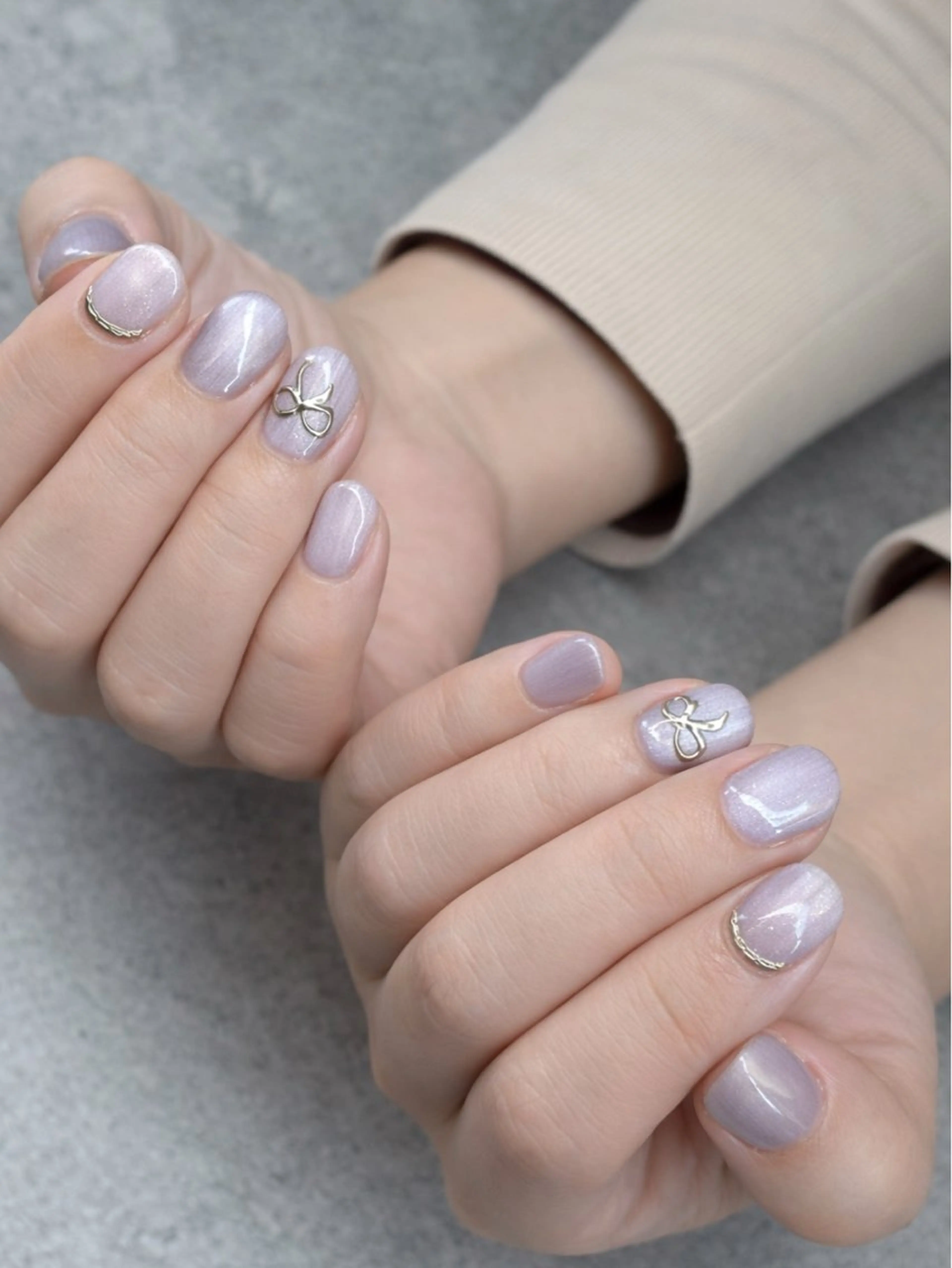 ネイル アートネイル ゴールド 春ネイル ハンドネイル Roger 舞のネイルデザイン