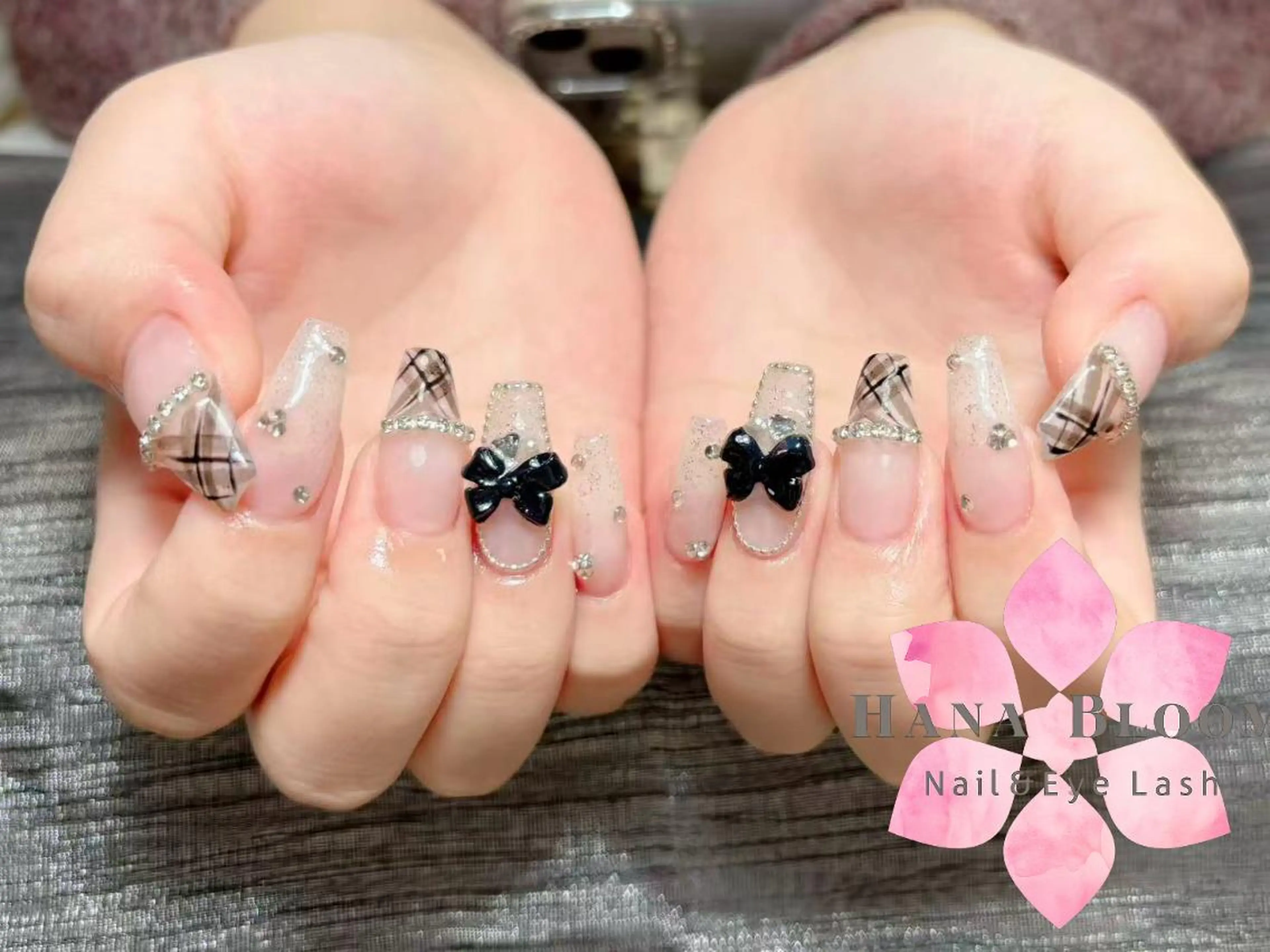 ネイル 長さ出し ジェルネイル 持ち込み パラジェル Hana Bloom Nail Salonのネイルデザイン