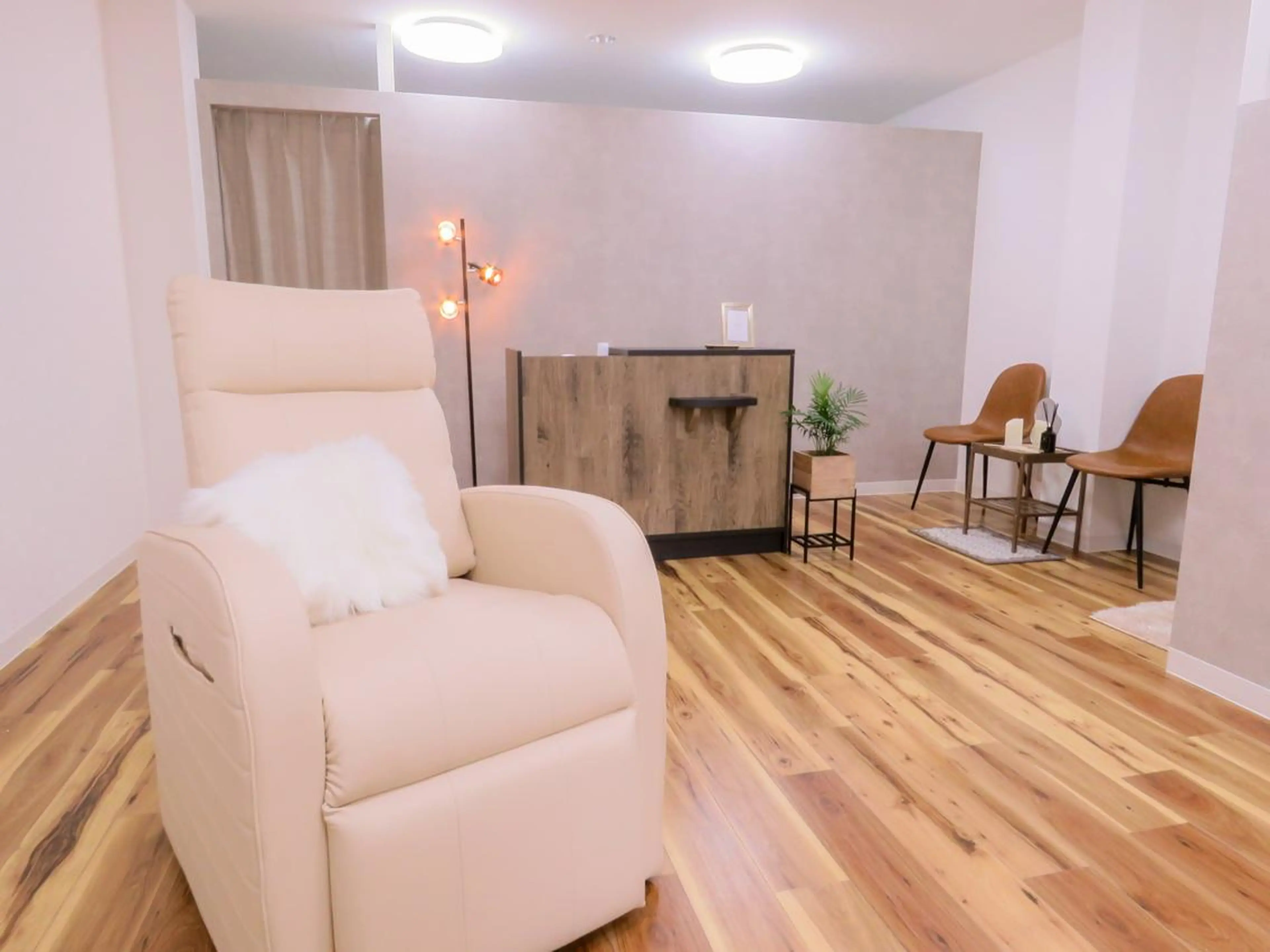 アイブロウ マツエク・マツパ まつげパーマ THE BALM 銀座店長🪽原子の眉毛・アイブロウイメージ