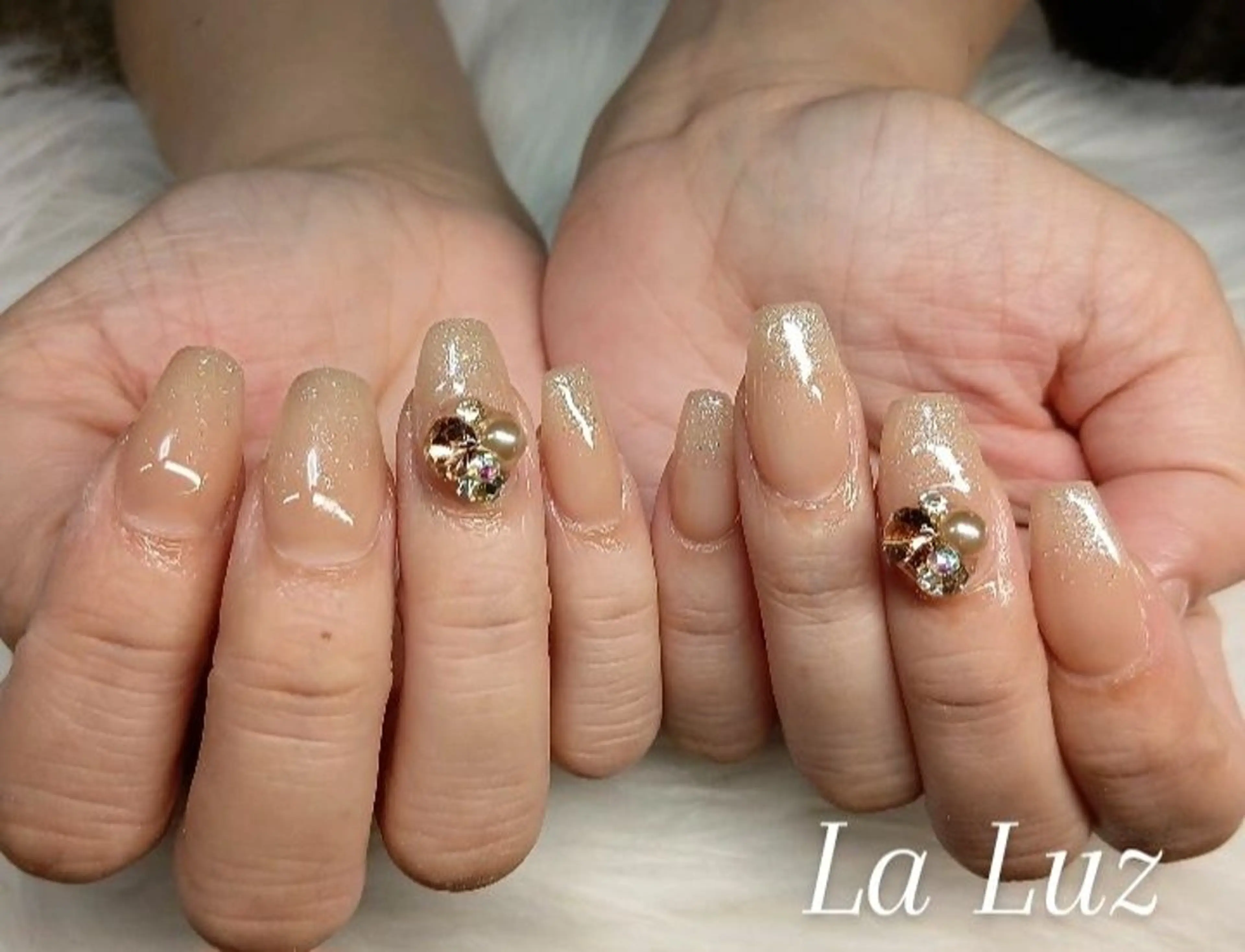 ネイル グラデーション ラメ(グリッター) ラメグラデーション シンプルネイル ハンドネイル 小川 真里奈のネイルデザイン