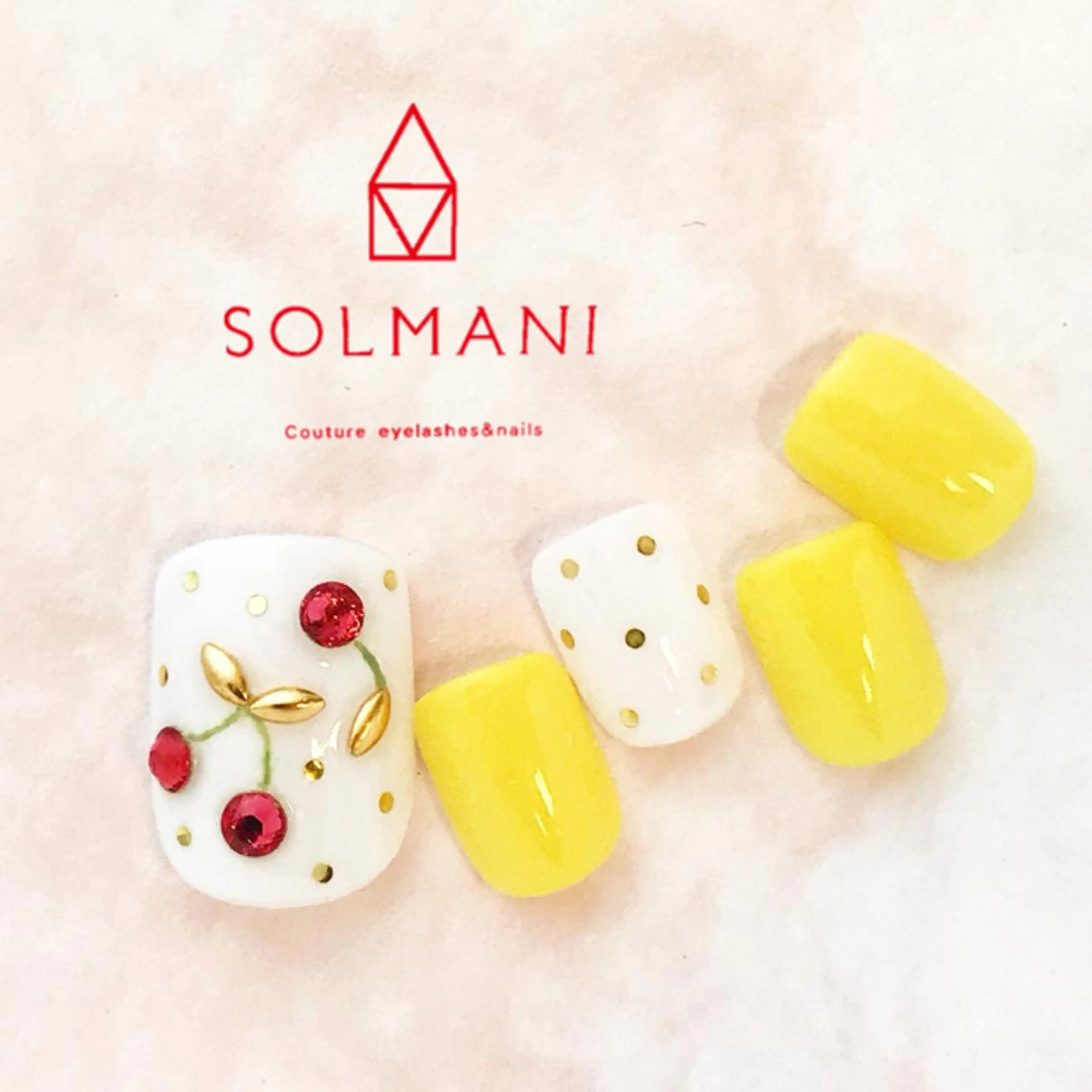 ネイル SOLMANI 予約担当のネイルデザイン