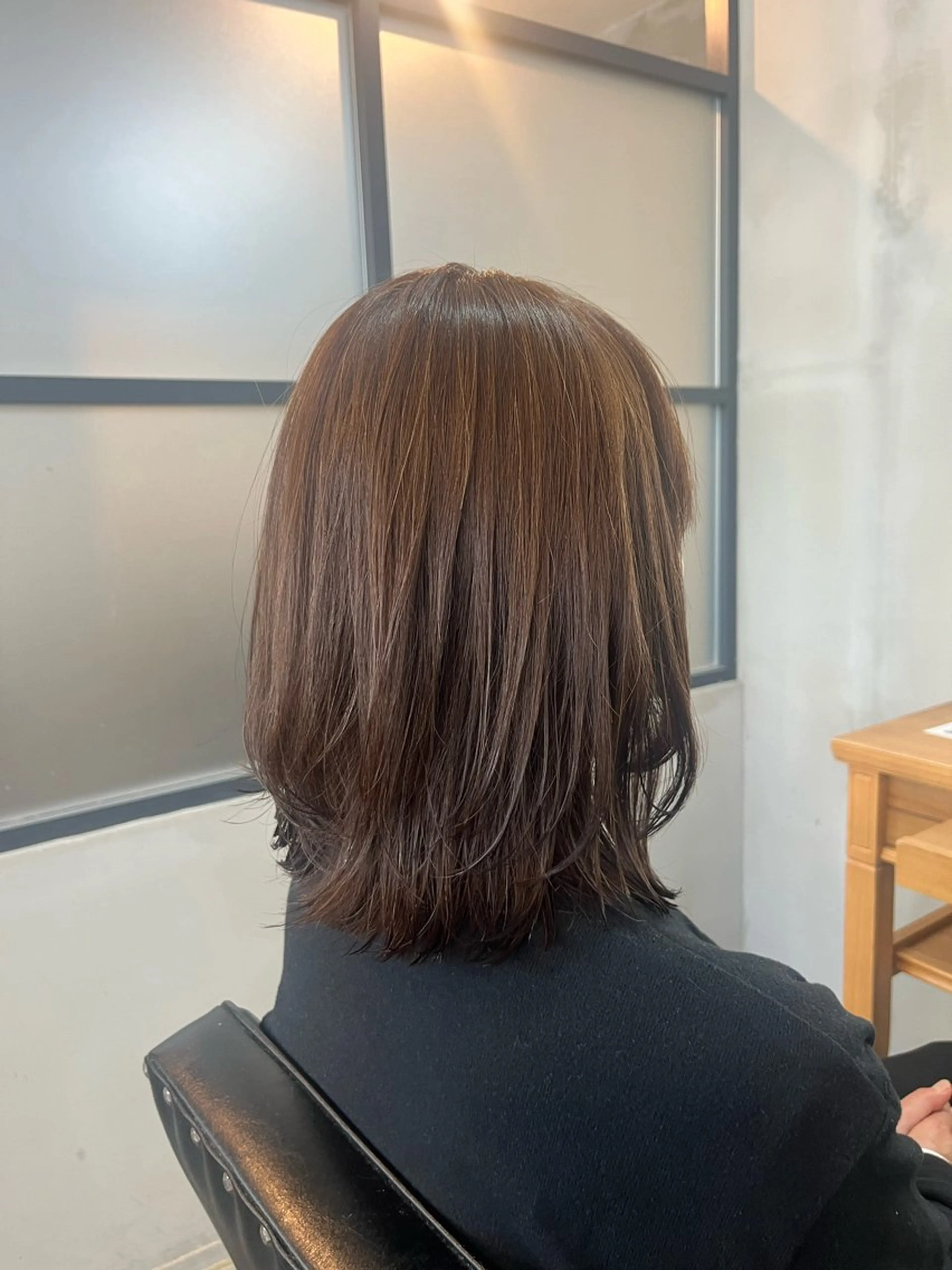 ミディアム 顔まわりレイヤー 顔周りカット レイヤーカット カット 栗本 陽香/顔周りレ イヤー/透明感カラーのヘアスタイル