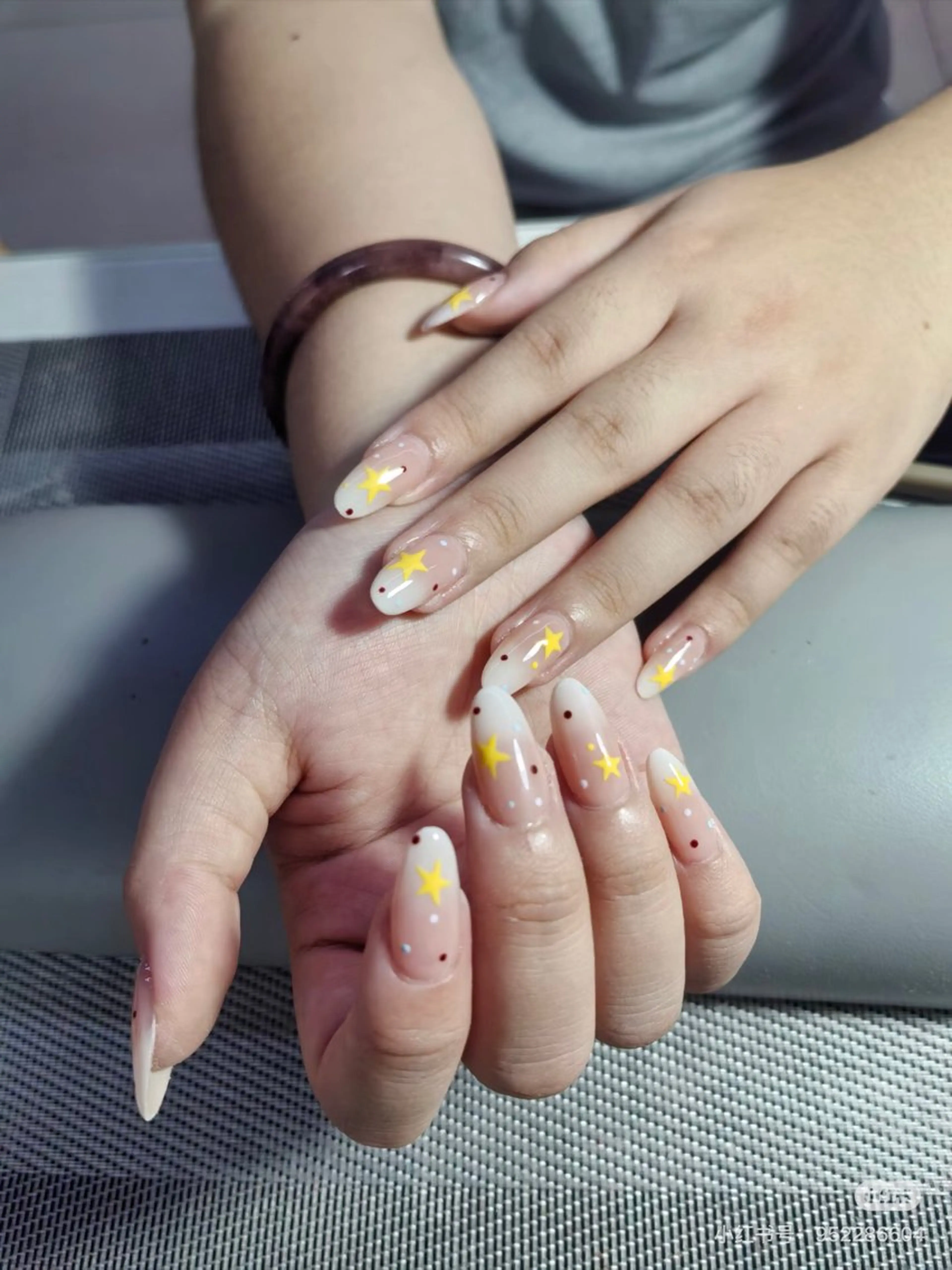 ネイル フレンチネイル 韓国ネイル マグネットネイル 持ち込み ネイルチップ ハンドネイル ハンドケア イブ ネイリのネイルデザイン