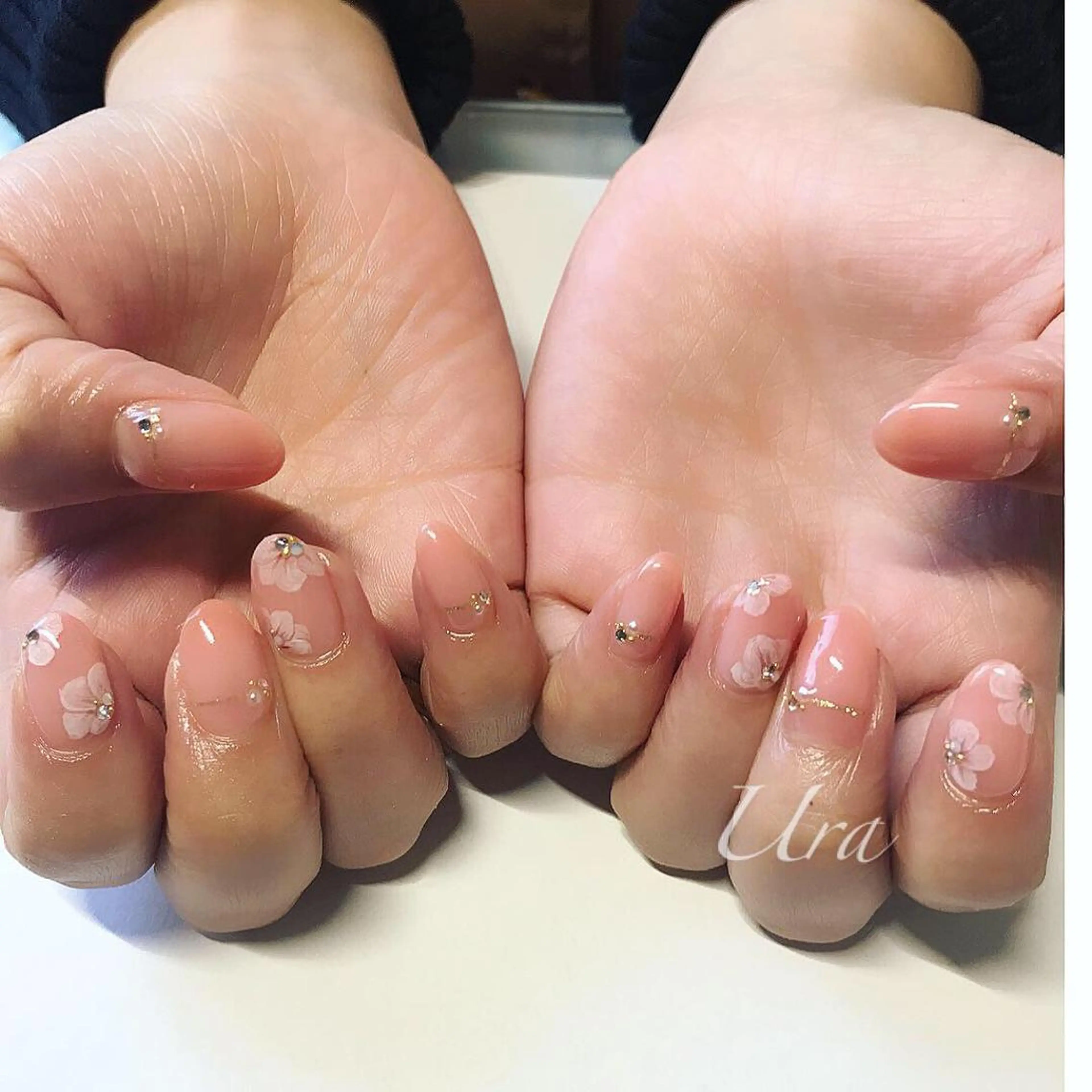 ネイル UrakoNail 《nail》のネイルデザイン
