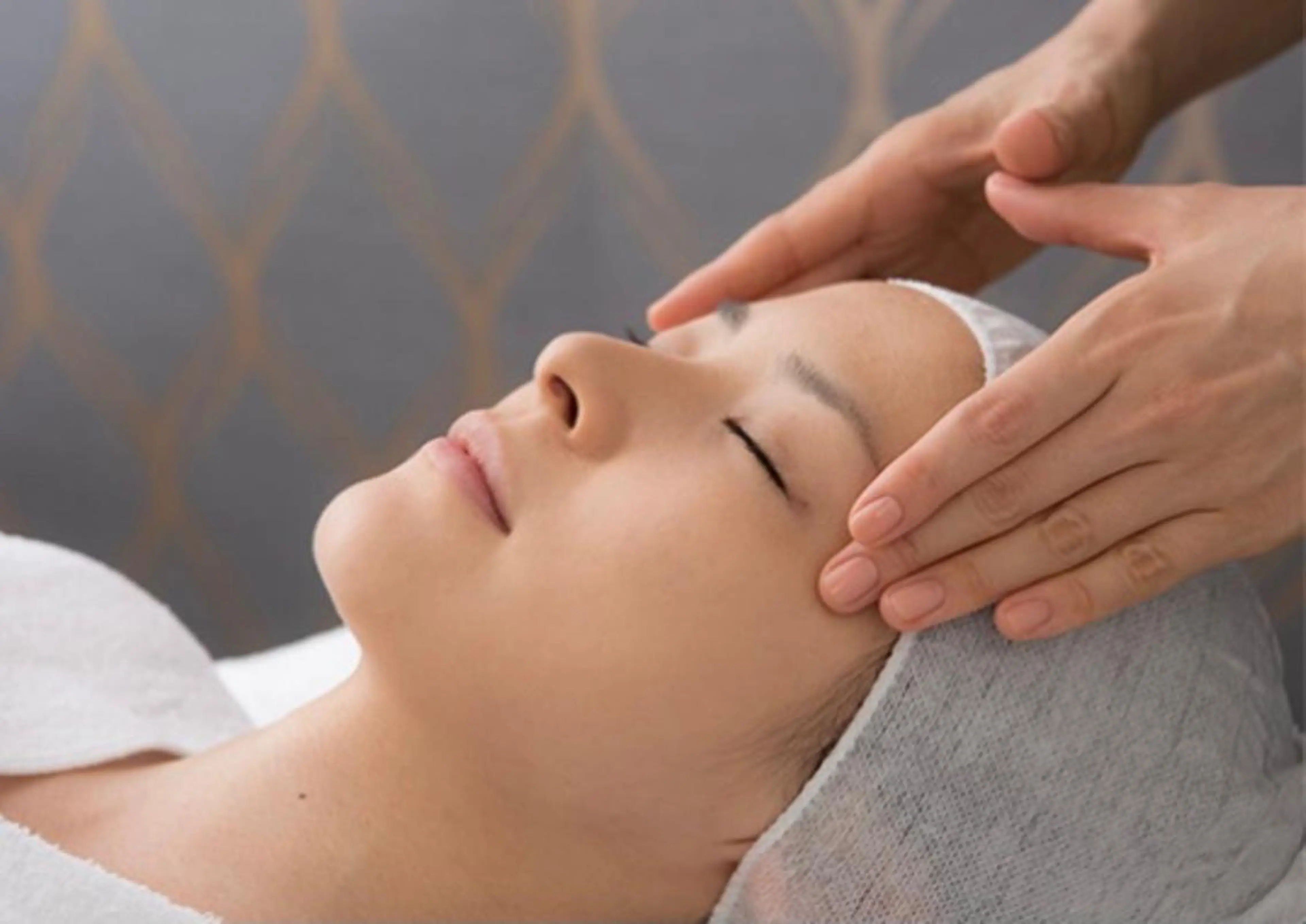 【ご新規様限定✨】人気No. 1毛穴洗浄、小顔効果体験コース◎7日間のスキンケアサンプル付きの写真