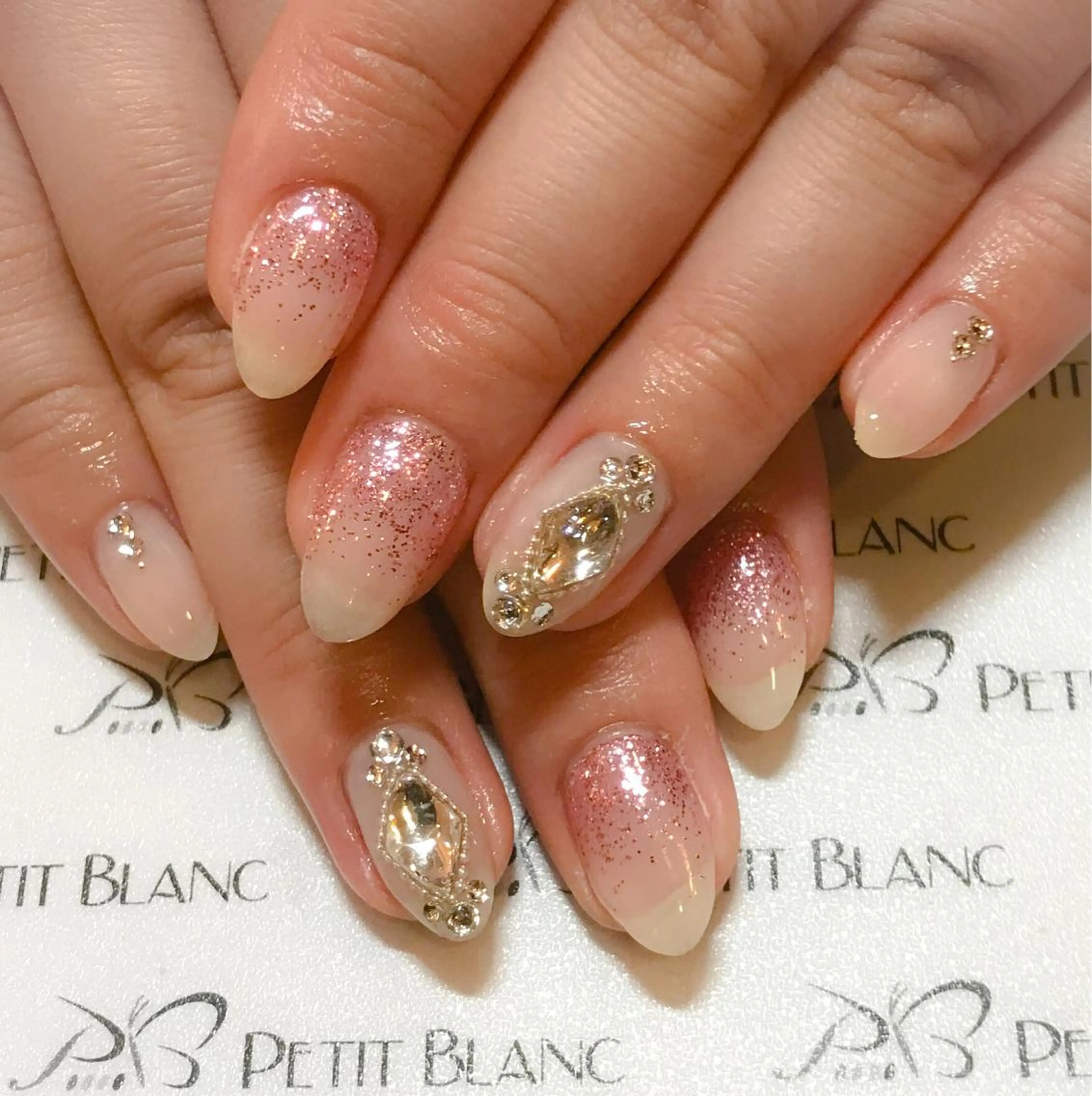 ネイル アートネイル ジェルネイル PetitBlanc KAZUKIのネイルデザイン