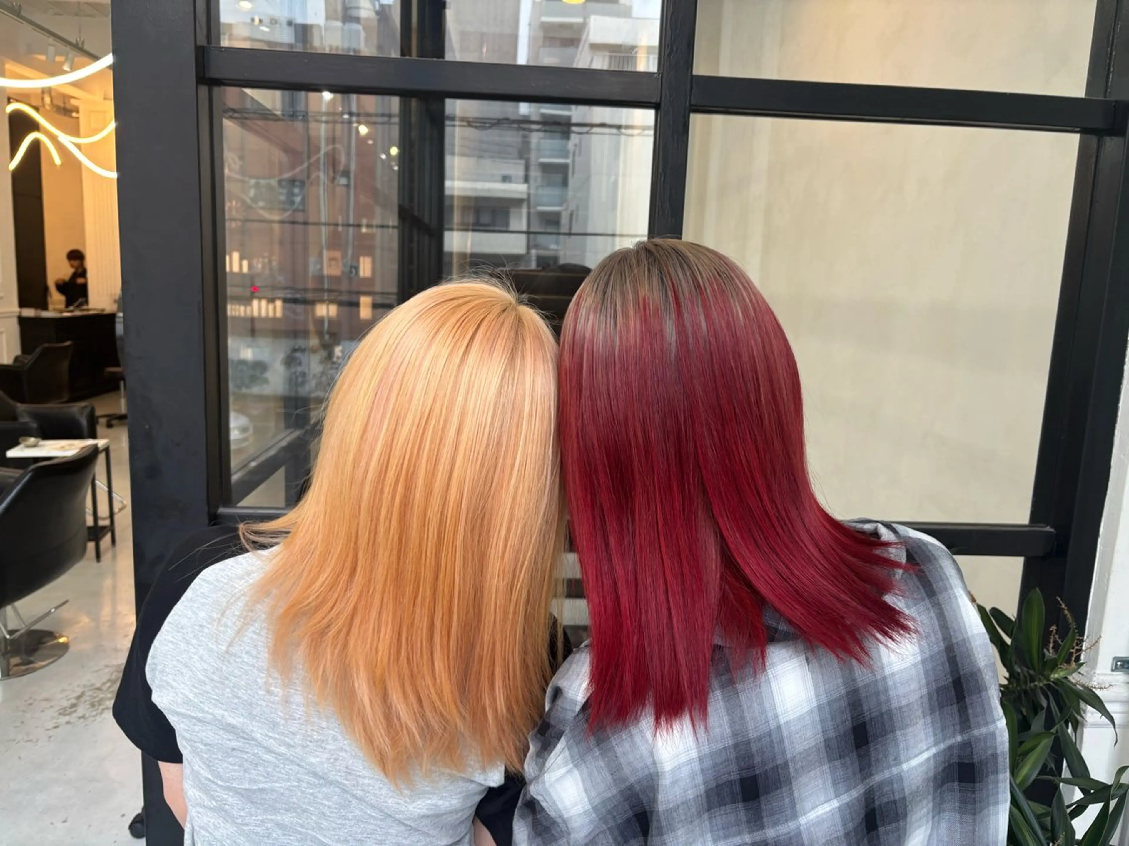 ロング ヘアカラー MaisonHALU さくらのヘアスタイル