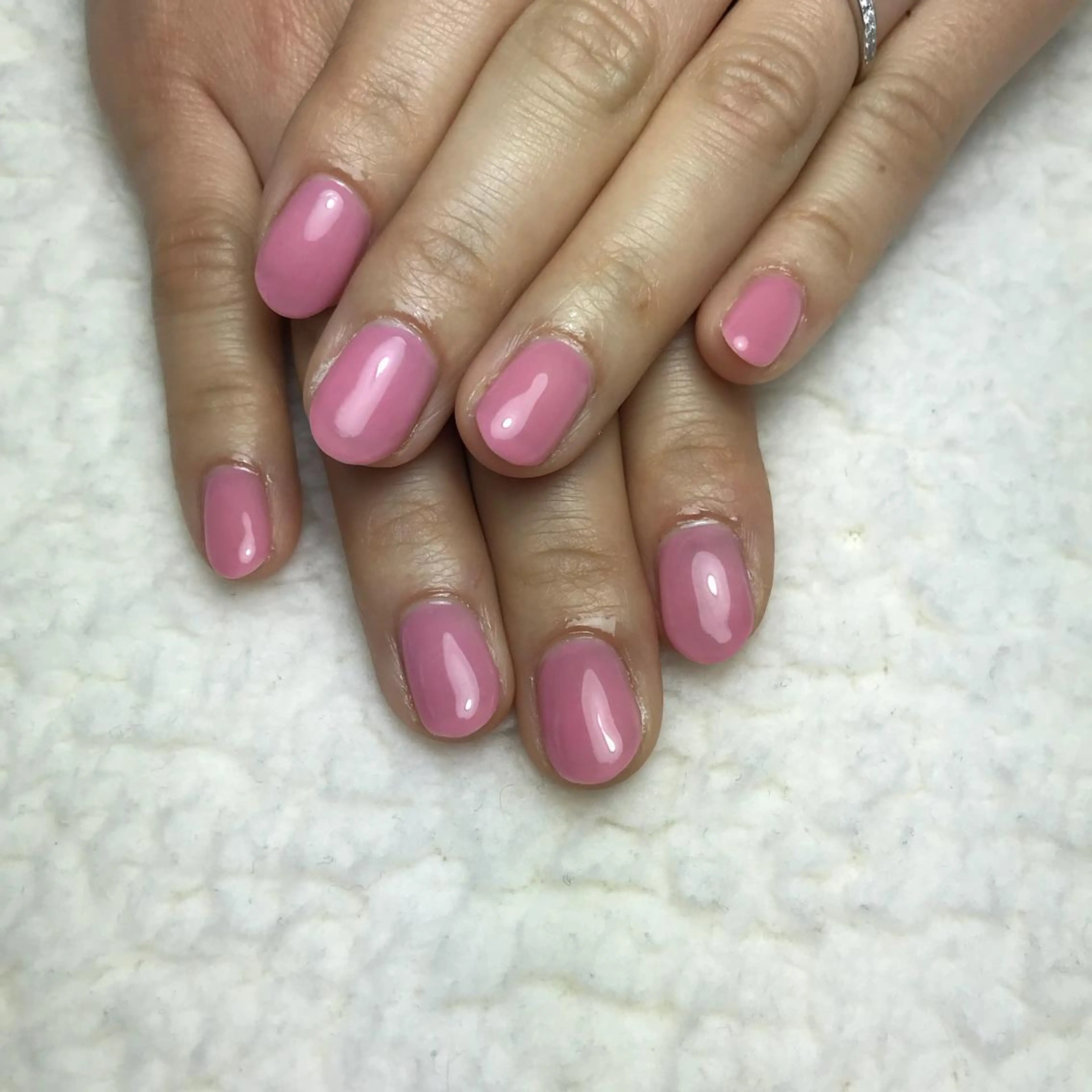 ネイル ワンカラーネイル ピンク ハンドネイル COCO+所属・COCO +のエステ・リラクイメージ