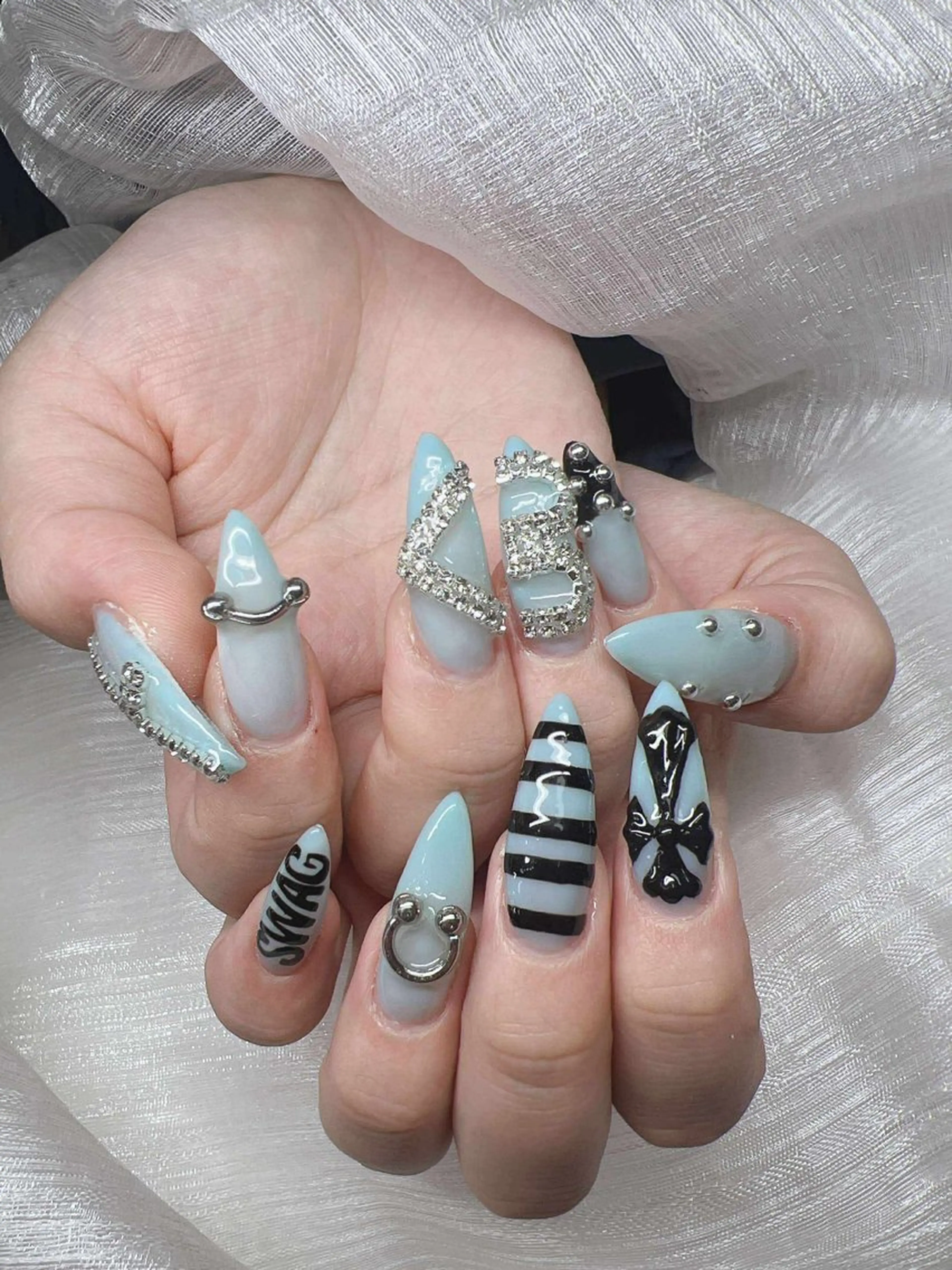 ネイル 長さ出し グラデーション 卒業式 キラキラネイル マグネットネイル ハンドネイル Lee Nailsのネイルデザイン