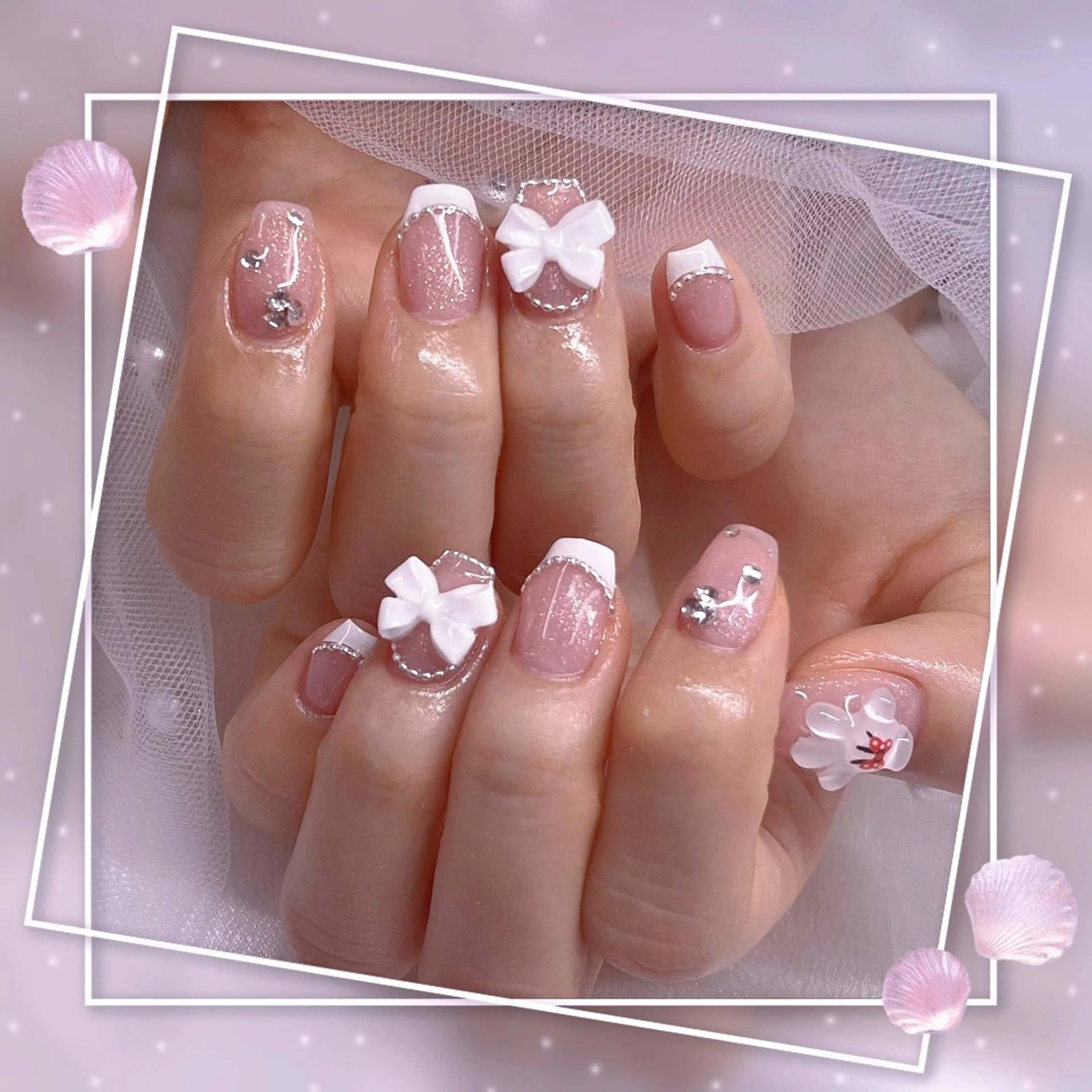 ネイル フレンチネイル グラデーション キラキラネイル 韓国ネイル マグネットネイル Chill Nailsalonのネイルデザイン
