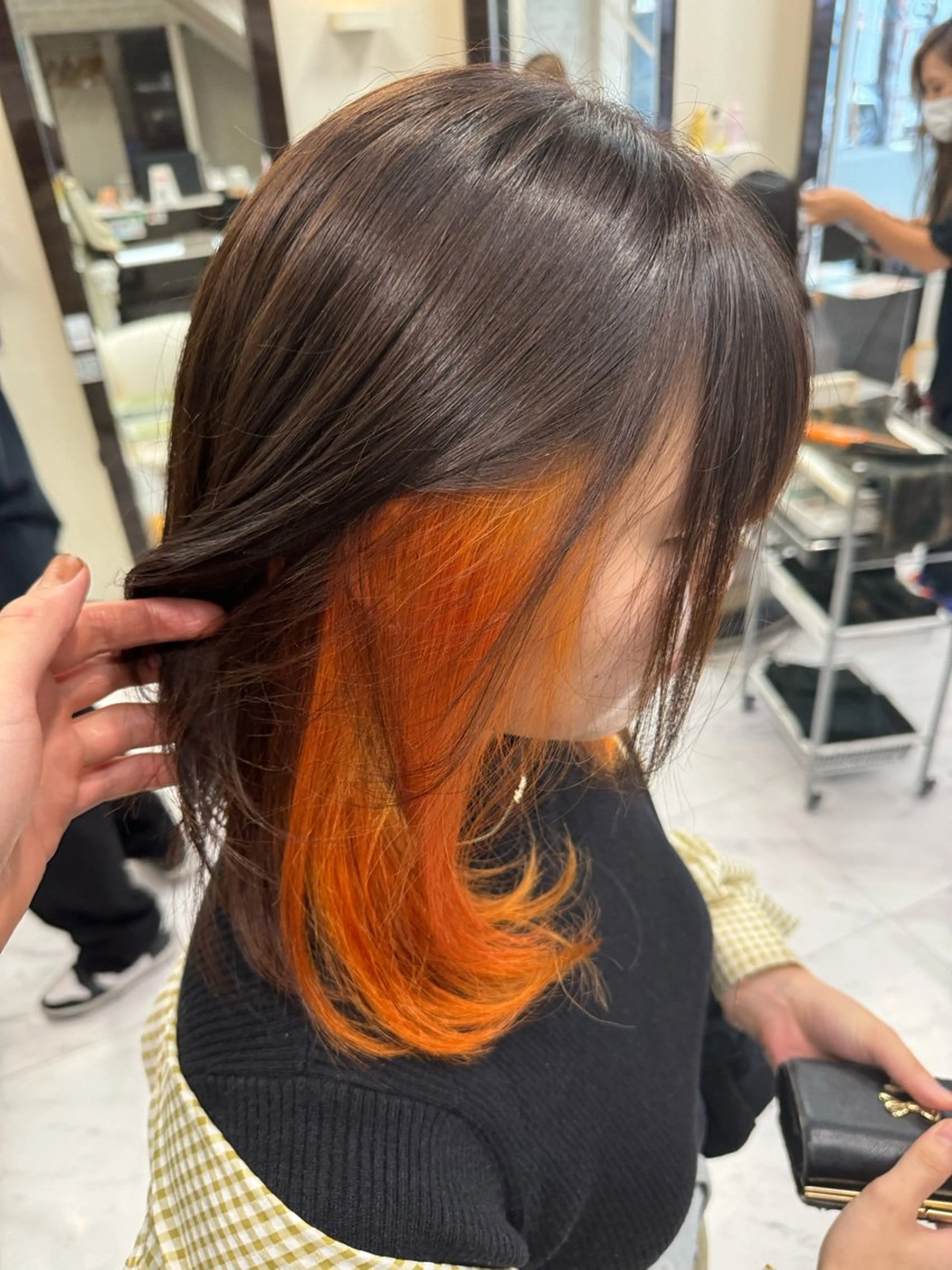 ミディアム カラー ヘアアレンジ 切りっぱなしボブ ミストバング ブリーチ ブラウンカラー デザインカラー カット ヘアカラー トリートメント 目黒 碧人のヘアスタイル