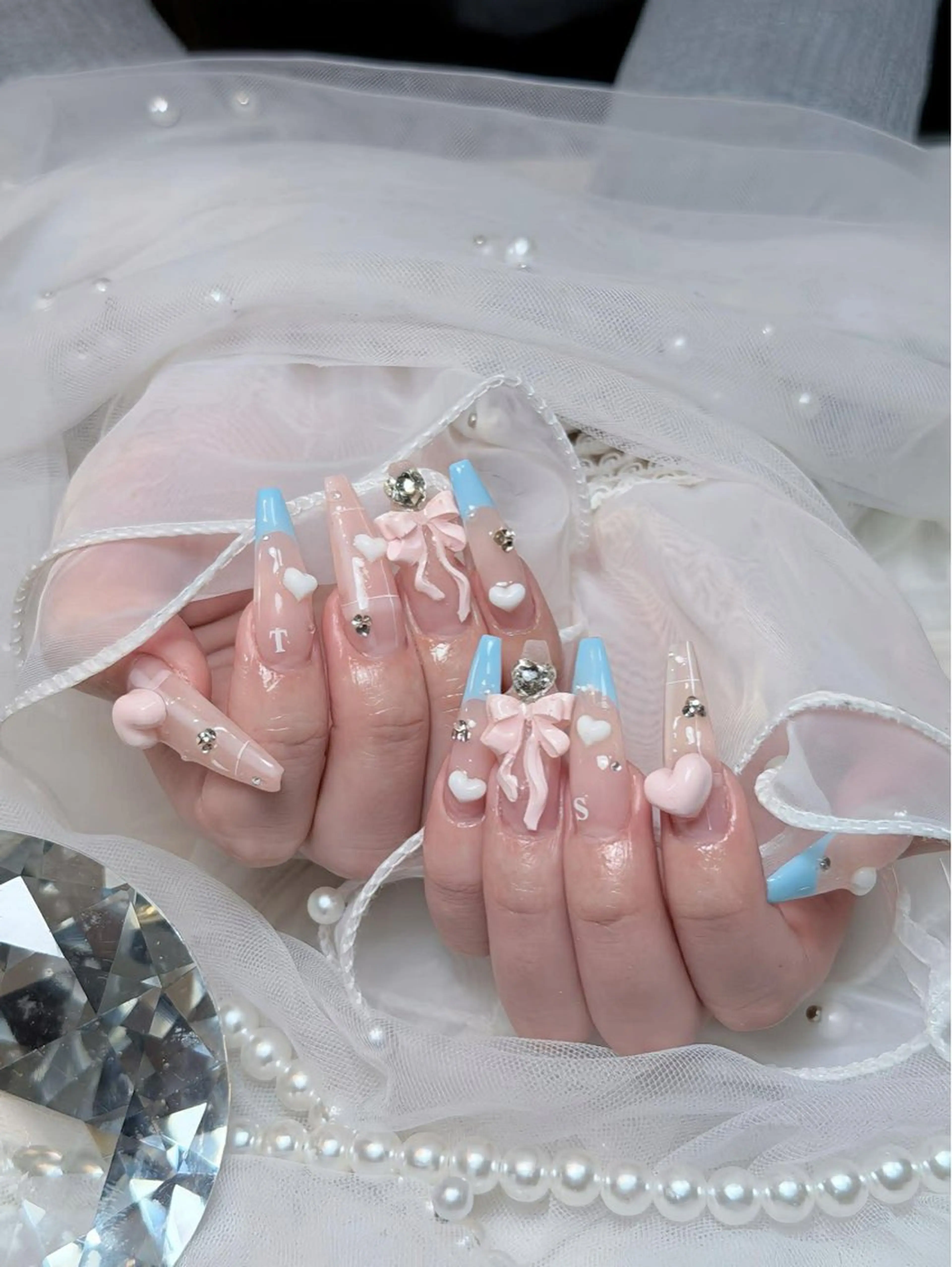 ネイル チークネイル ドット フレンチネイル グラデーション ハート ハンドネイル ハンドケア Eli Nails 新宿のネイルデザイン