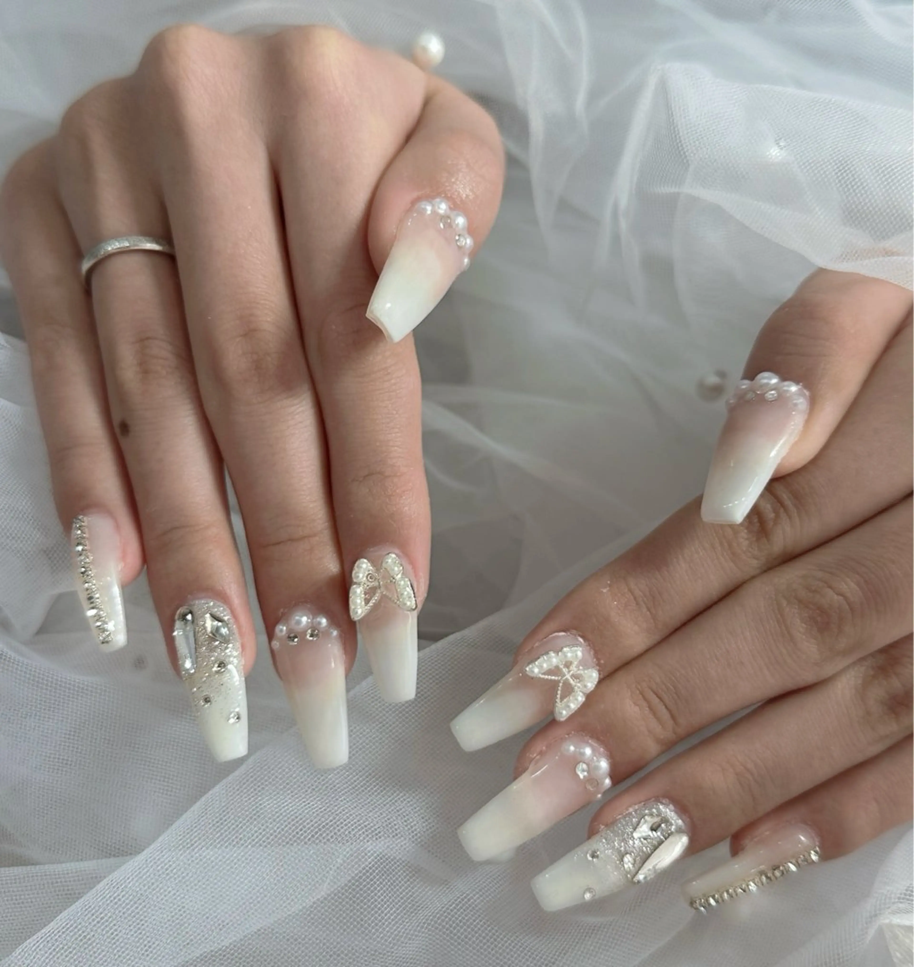 ネイル ハンドネイル LAVISH nanamiのネイルデザイン