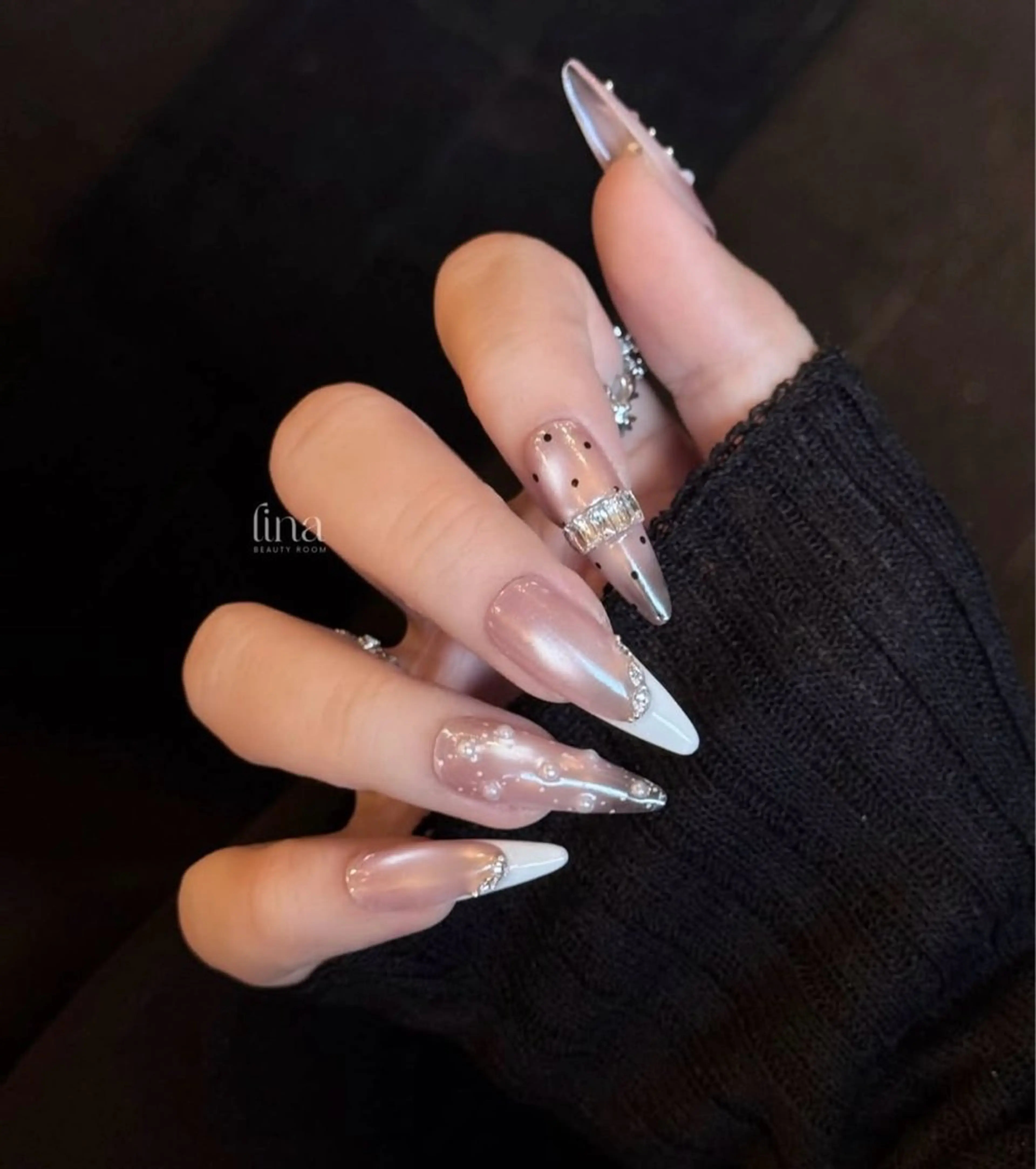 ネイル フレンチネイル キラキラネイル 韓国ネイル シンプルネイル ワンホンネイル ハンドネイル MEI Nailのネイルデザイン