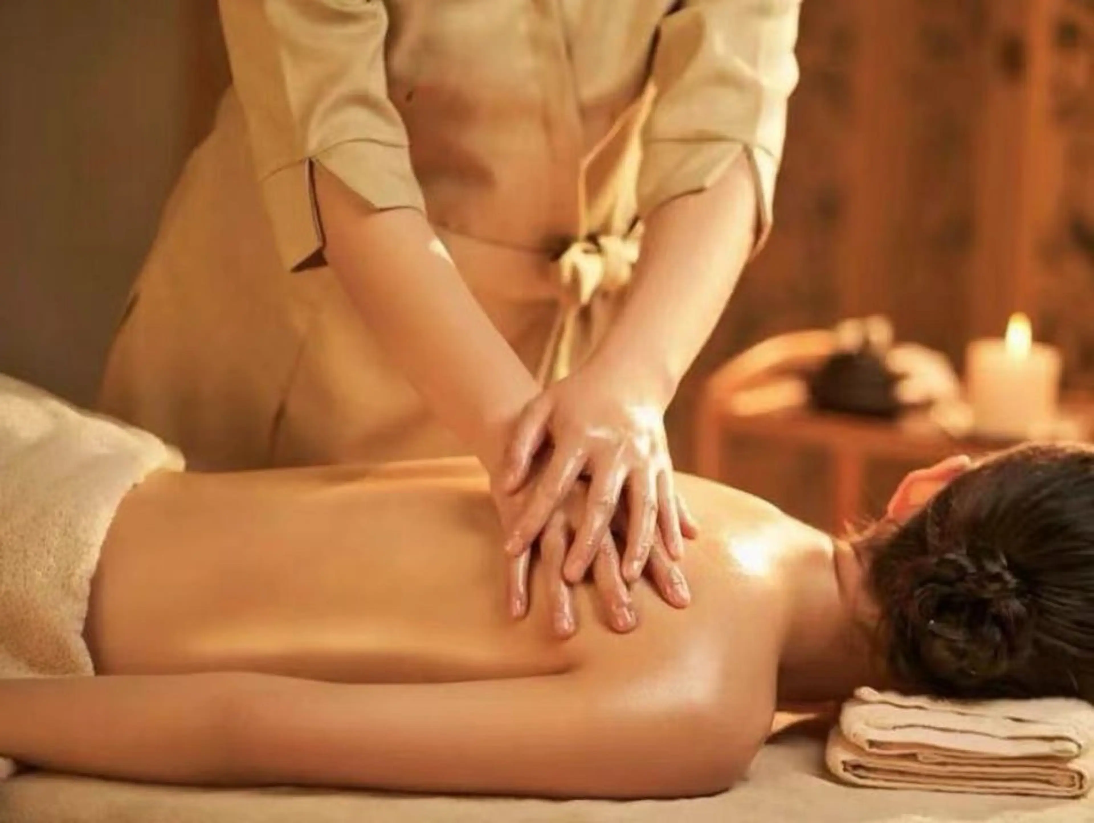 本格和漢オイルリンパデトックスマッサージ70分6800円の写真