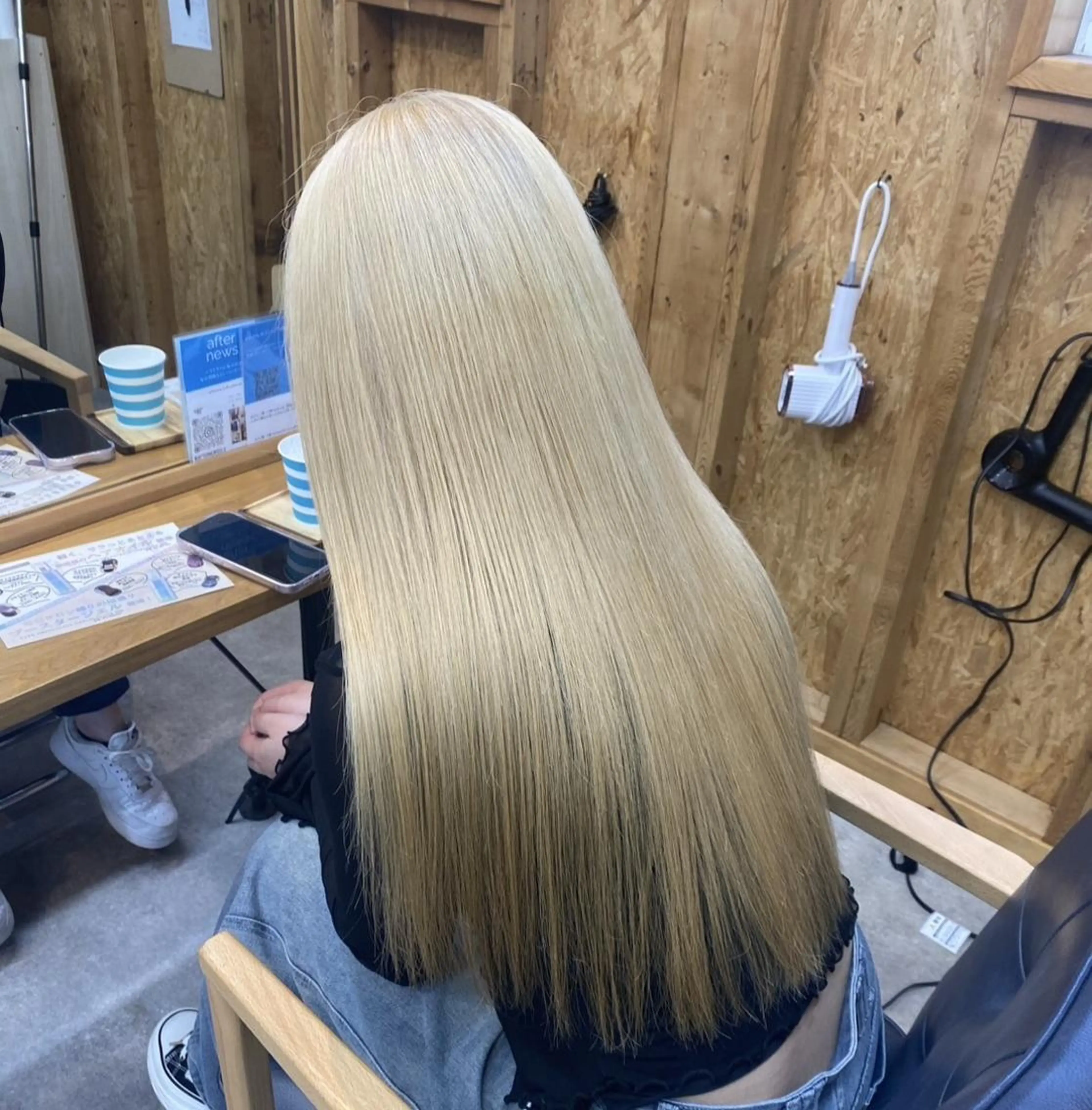 セミロング 赤味ゼロ✨️透ける ハイトーン😇ハルキのヘアスタイル