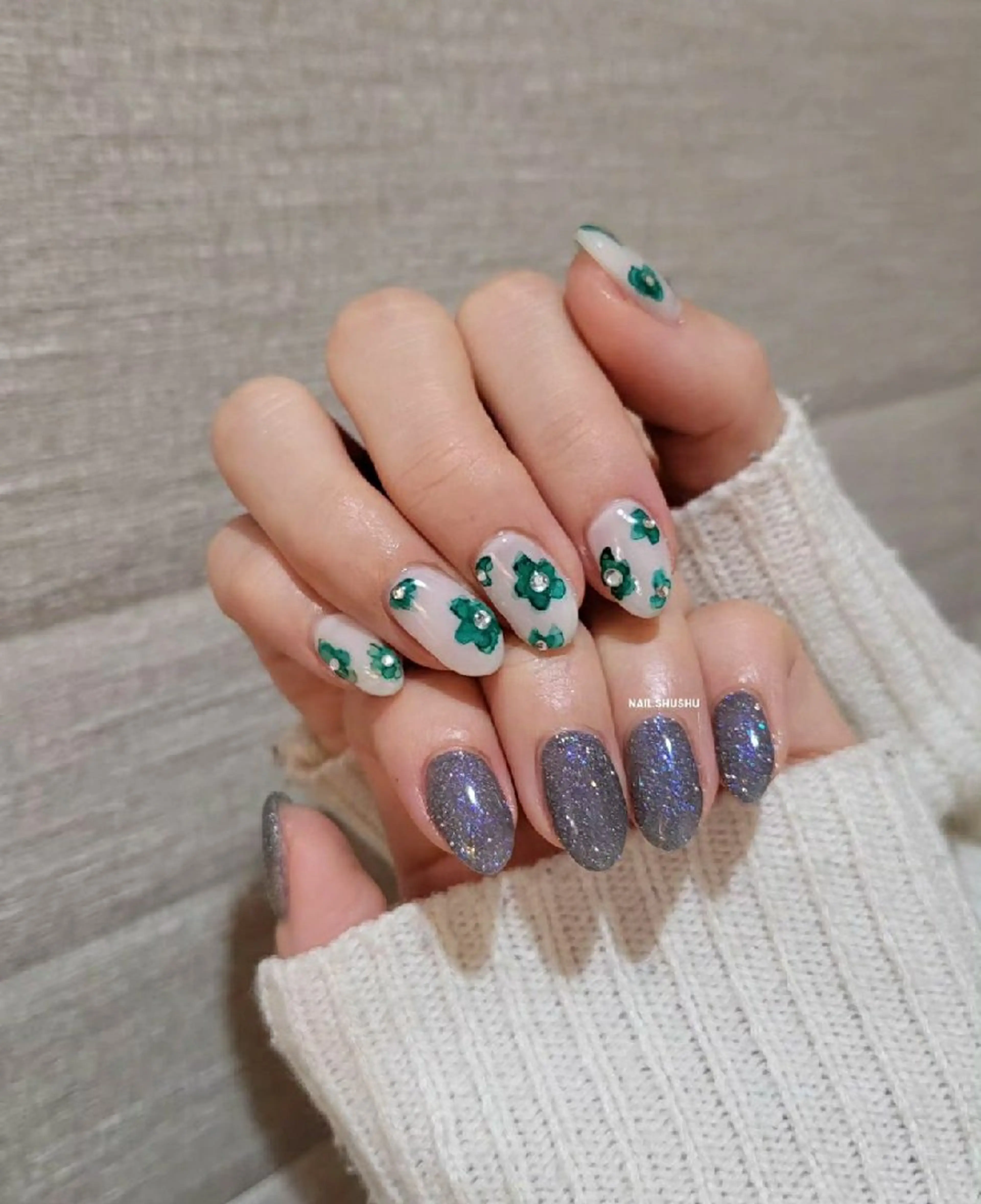 ネイル 持ち込み ニュアンスネイル ワンカラーネイル シンプルネイル 冬ネイル ハンドネイル 3dパーツ/流行り 👧shushu❤️のネイルデザイン