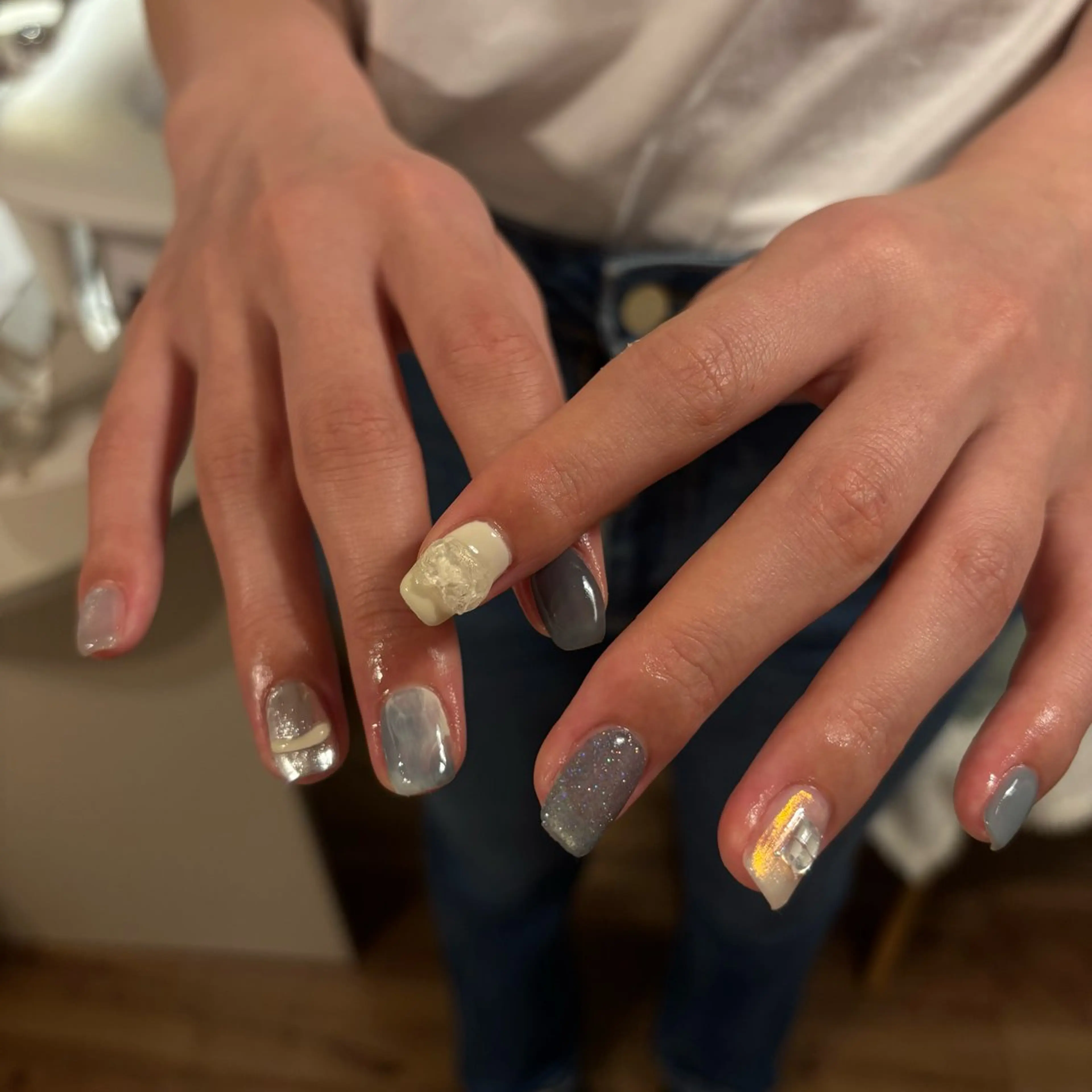 ネイル フレンチネイル キラキラネイル 韓国ネイル ミラーネイル ニュアンスネイル ハンドネイル private salon zzz…のネイルデザイン