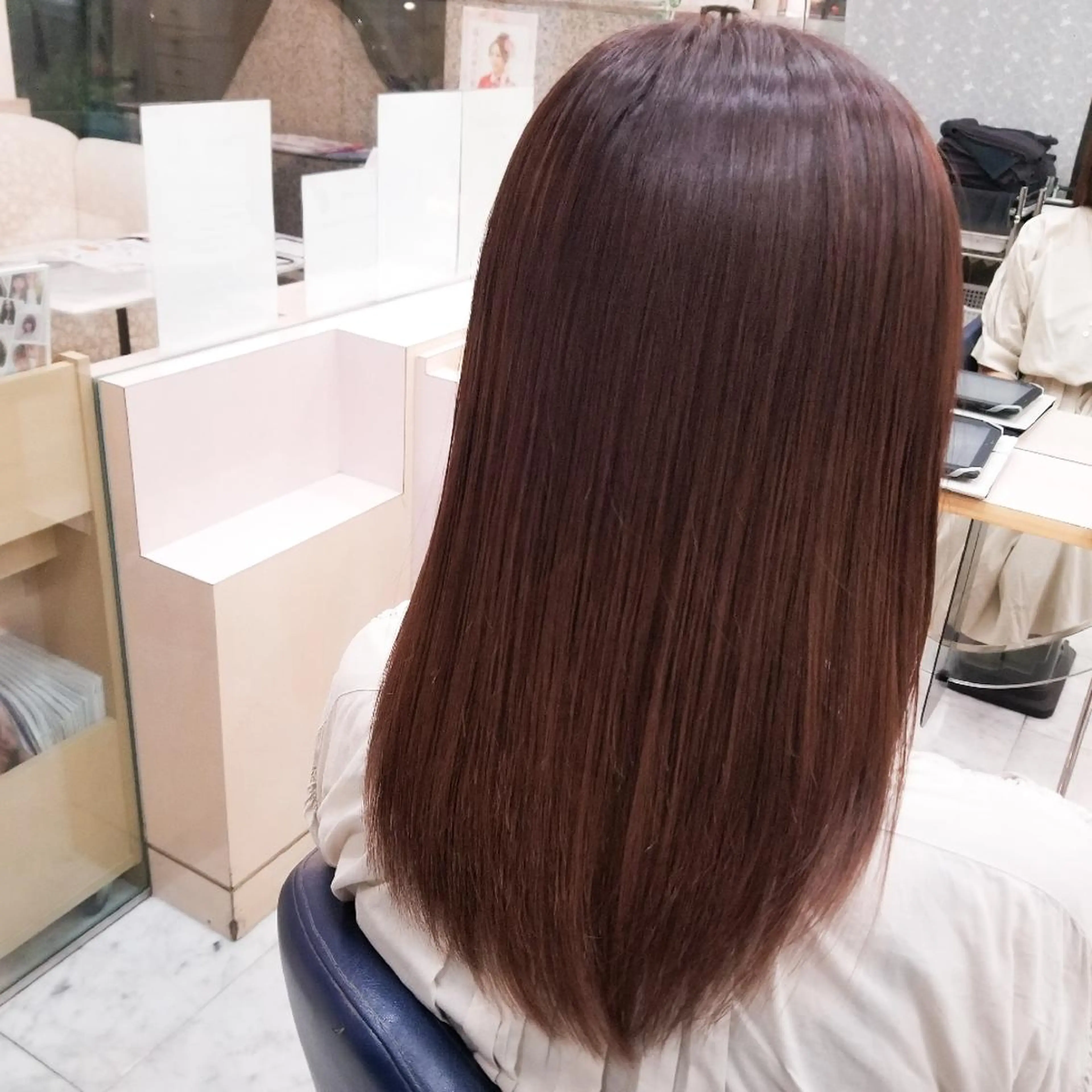 セミロング ピンクブラウン lucca by jb 行徳所属・✂️関川 恭平のヘアスタイル