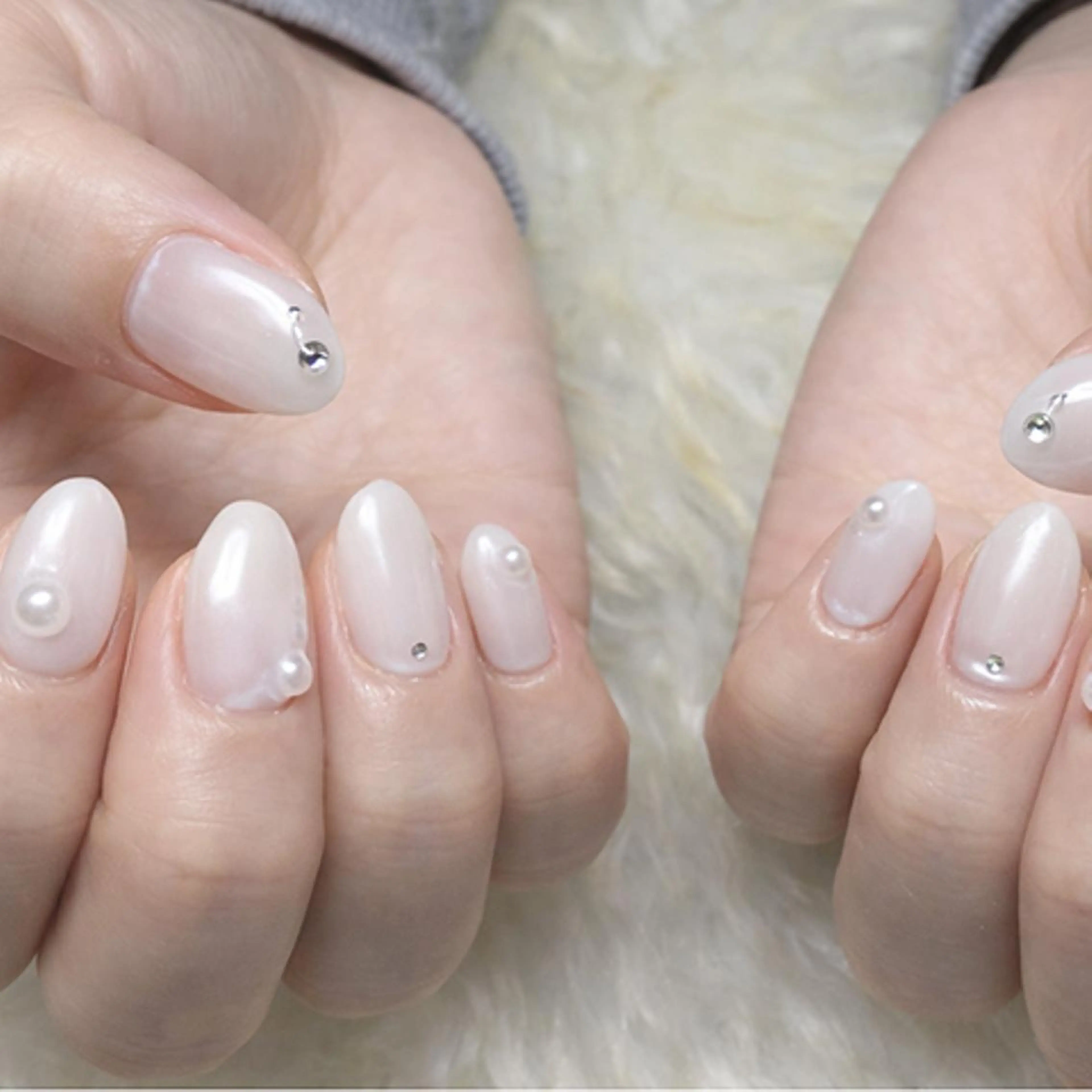 ネイル ホワイト ハンドネイル Miku. Nのネイルデザイン