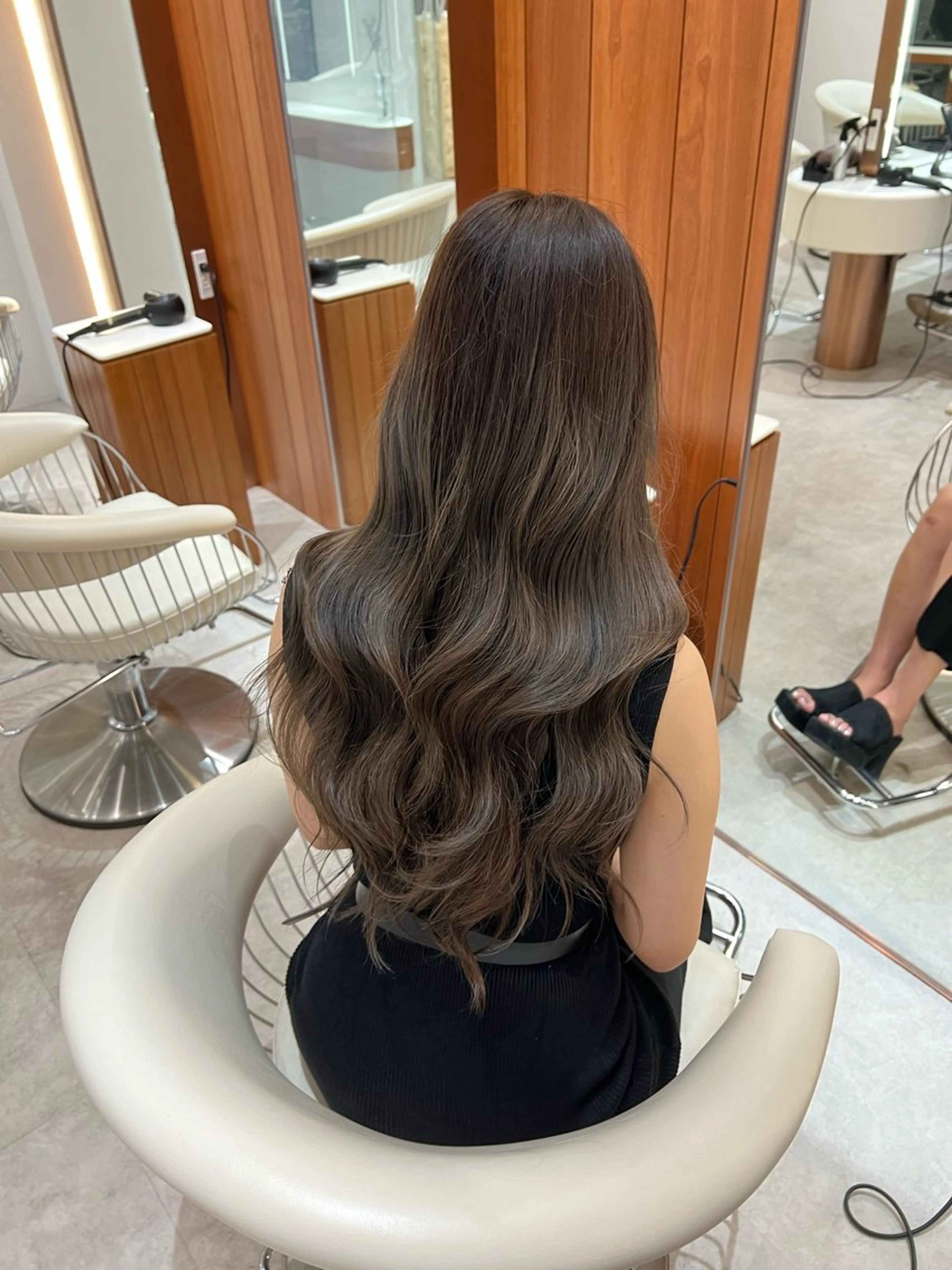 セミロング カラー ベージュカラー グレージュ ミルキーベージュ 韓国風ヘア レイヤーカット カット ヘアカラー トリートメント ヘアセット 韓国レイヤー🇰🇷 韓国研修◎渋谷カイトのヘアスタイル