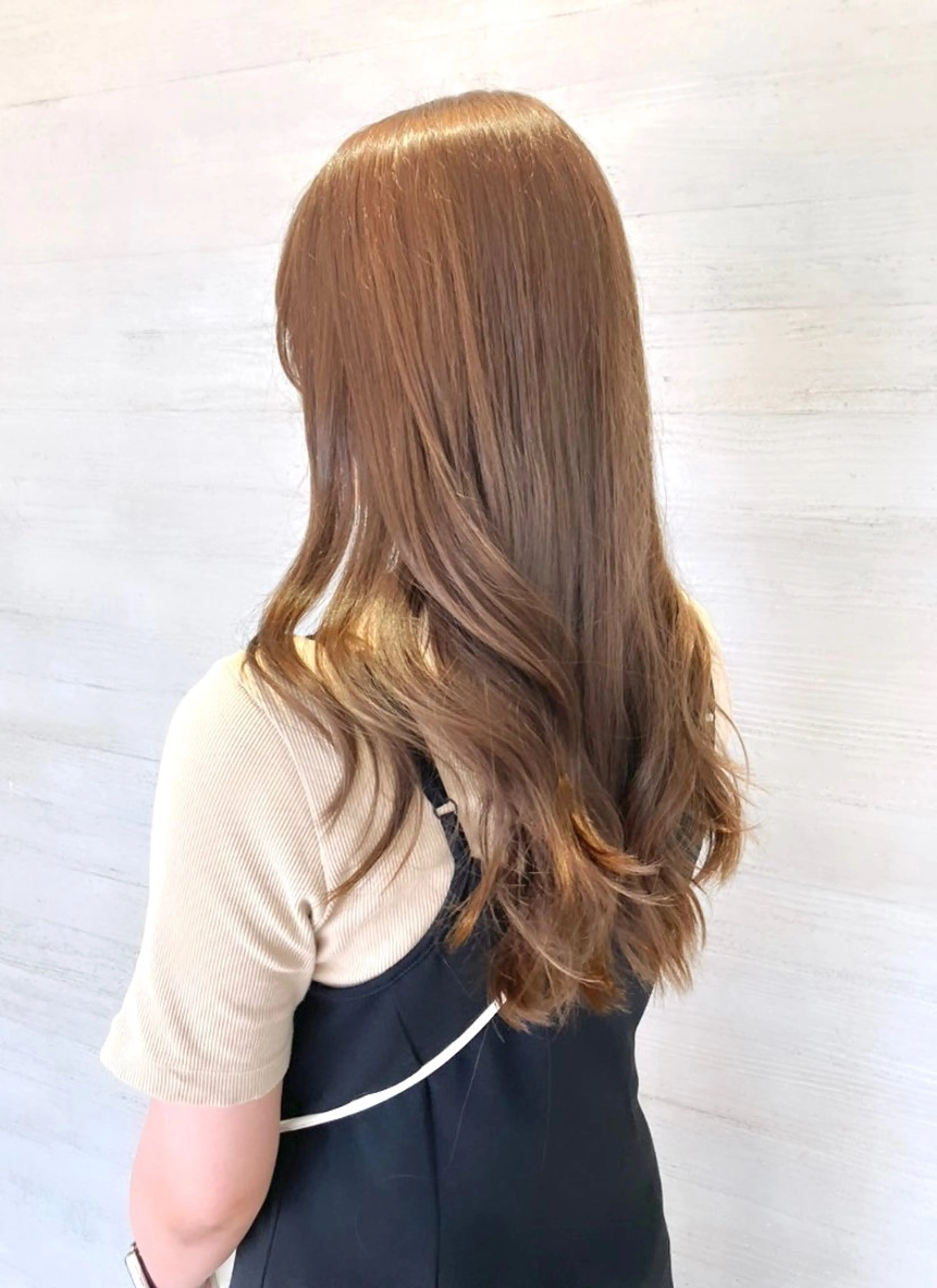 ロング カラー ブリーチ サキ🤍ハイトーン 🩰くびれ巻きヘアのヘアスタイル