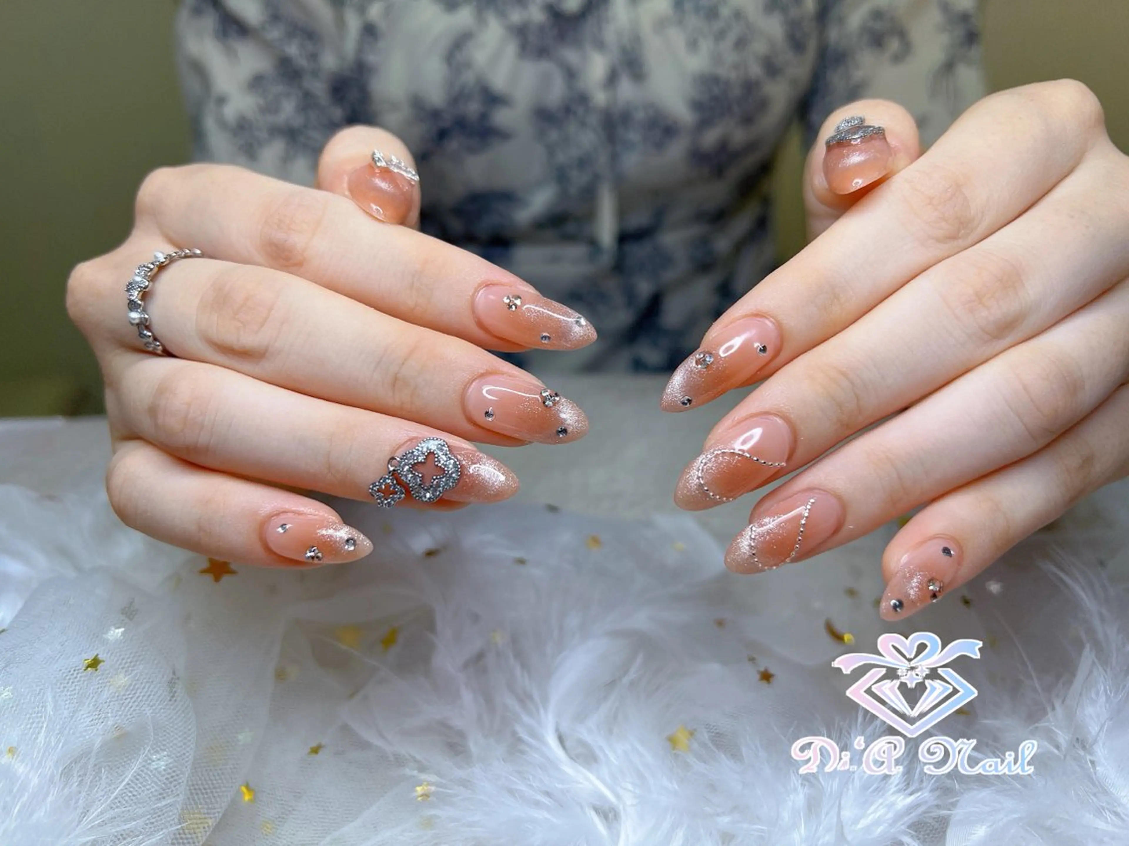 🎀🔰チップ長さ出しマグネットorフラッシュ🔰🎀オフ付き、スカルプorチップオフの場合プラス880円の写真