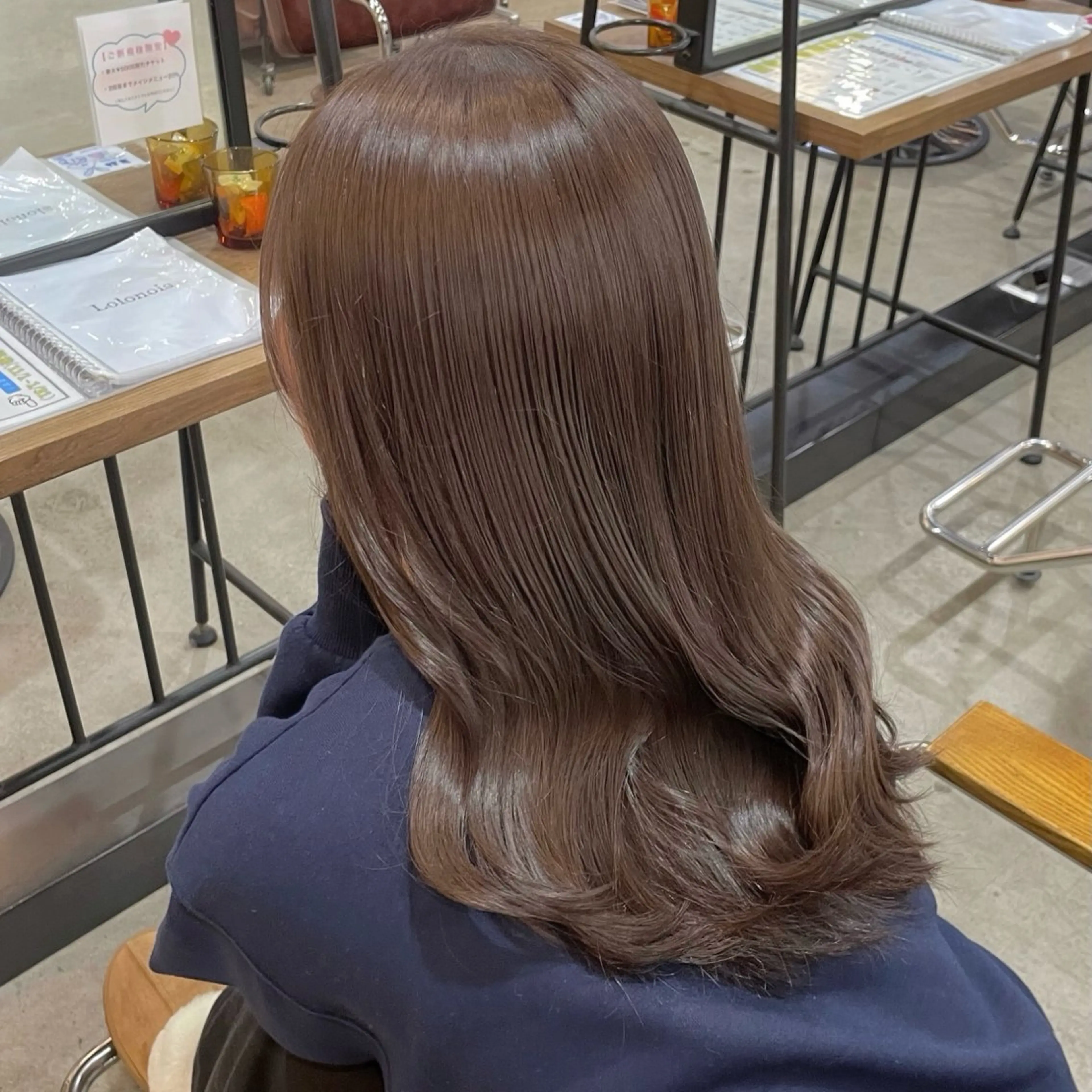 ミディアム トリートメント ヘアカラー トリートメント レイヤー/抜け感カラ ーAI🫧🎀のヘアスタイル